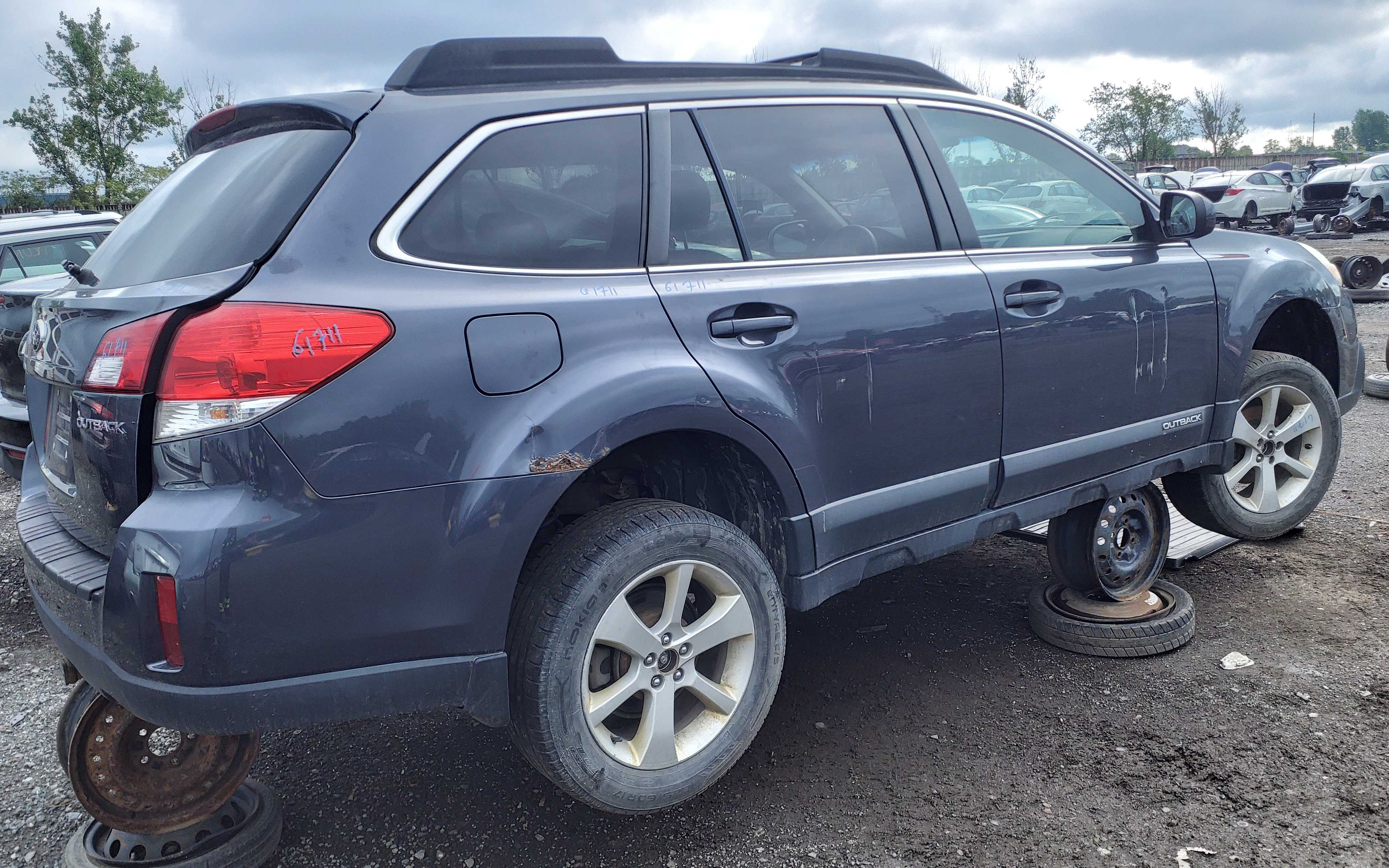 SUBARU OUTBACK 2014