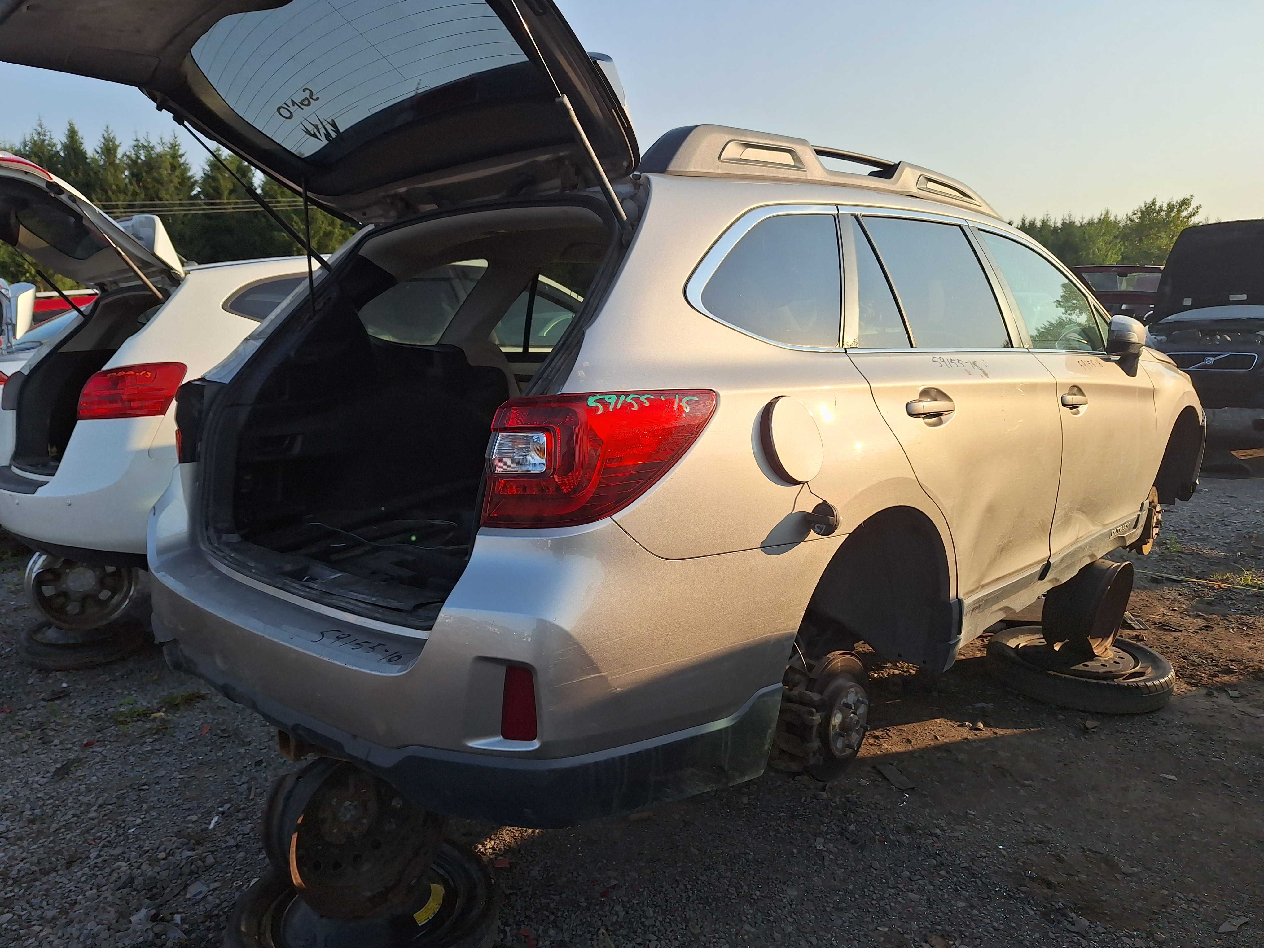 SUBARU OUTBACK 2016