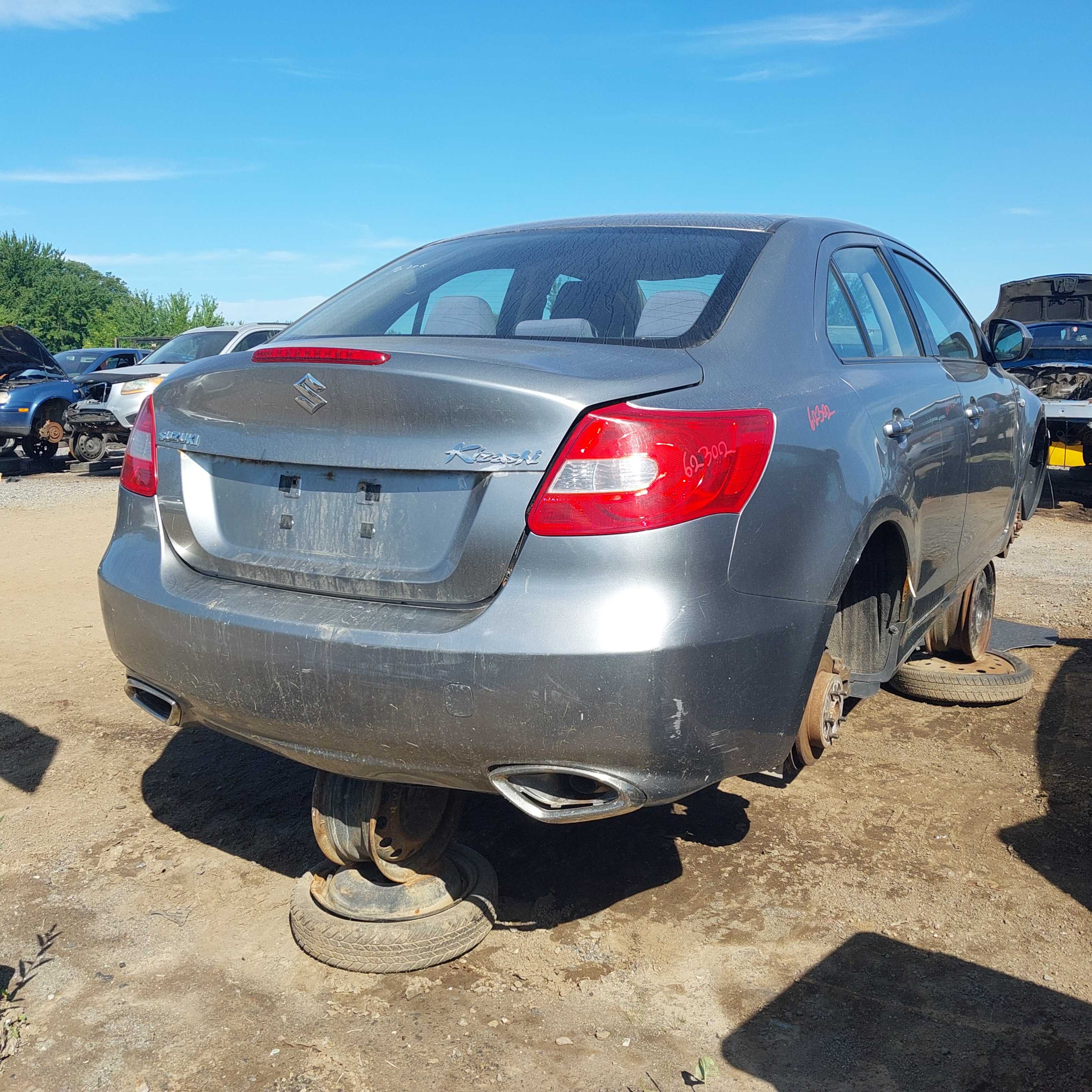 SUZUKI KIZASHI 2011