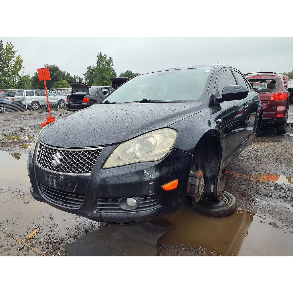 SUZUKI KIZASHI 2013