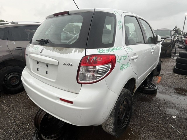 SUZUKI SX4 2011