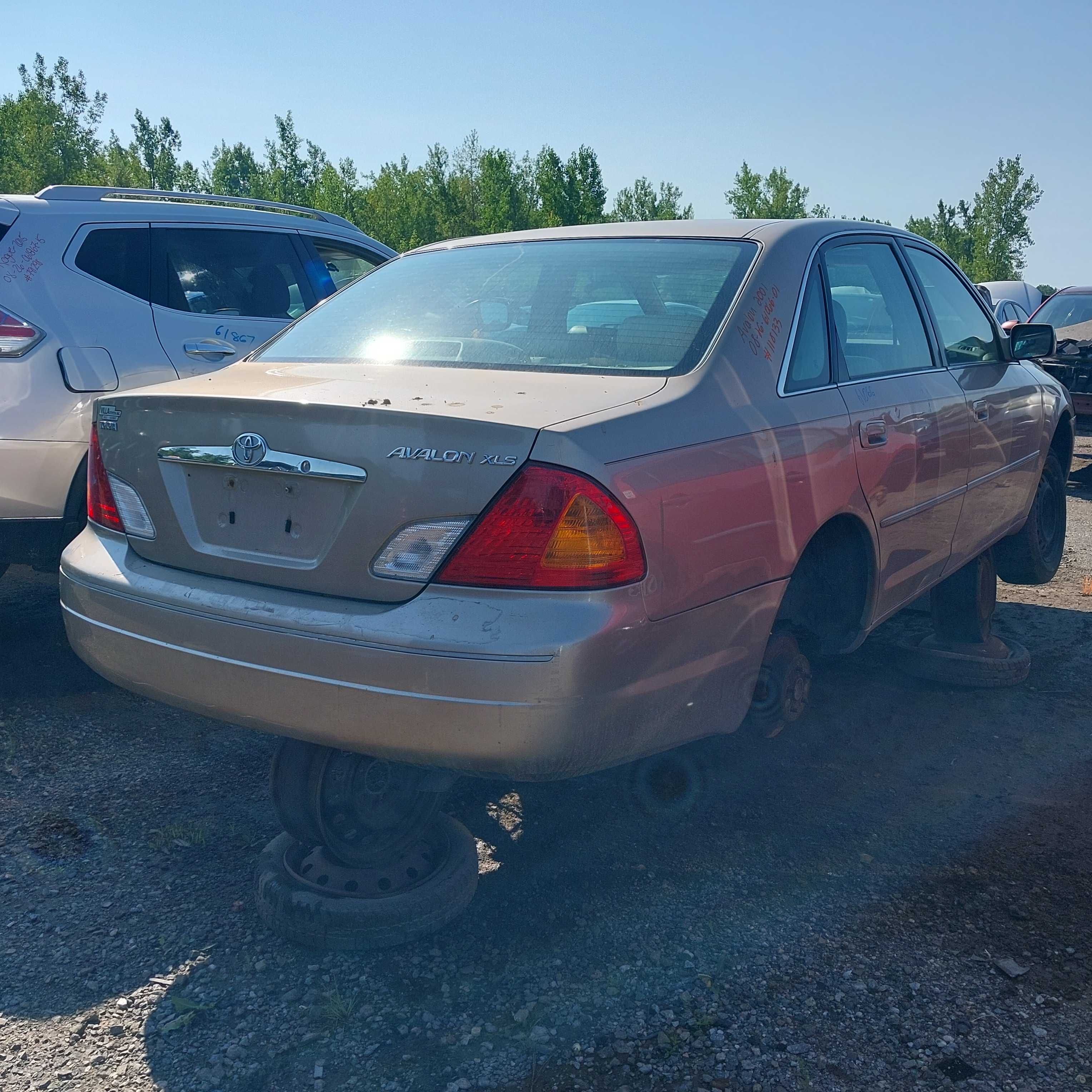 TOYOTA AVALON 2001