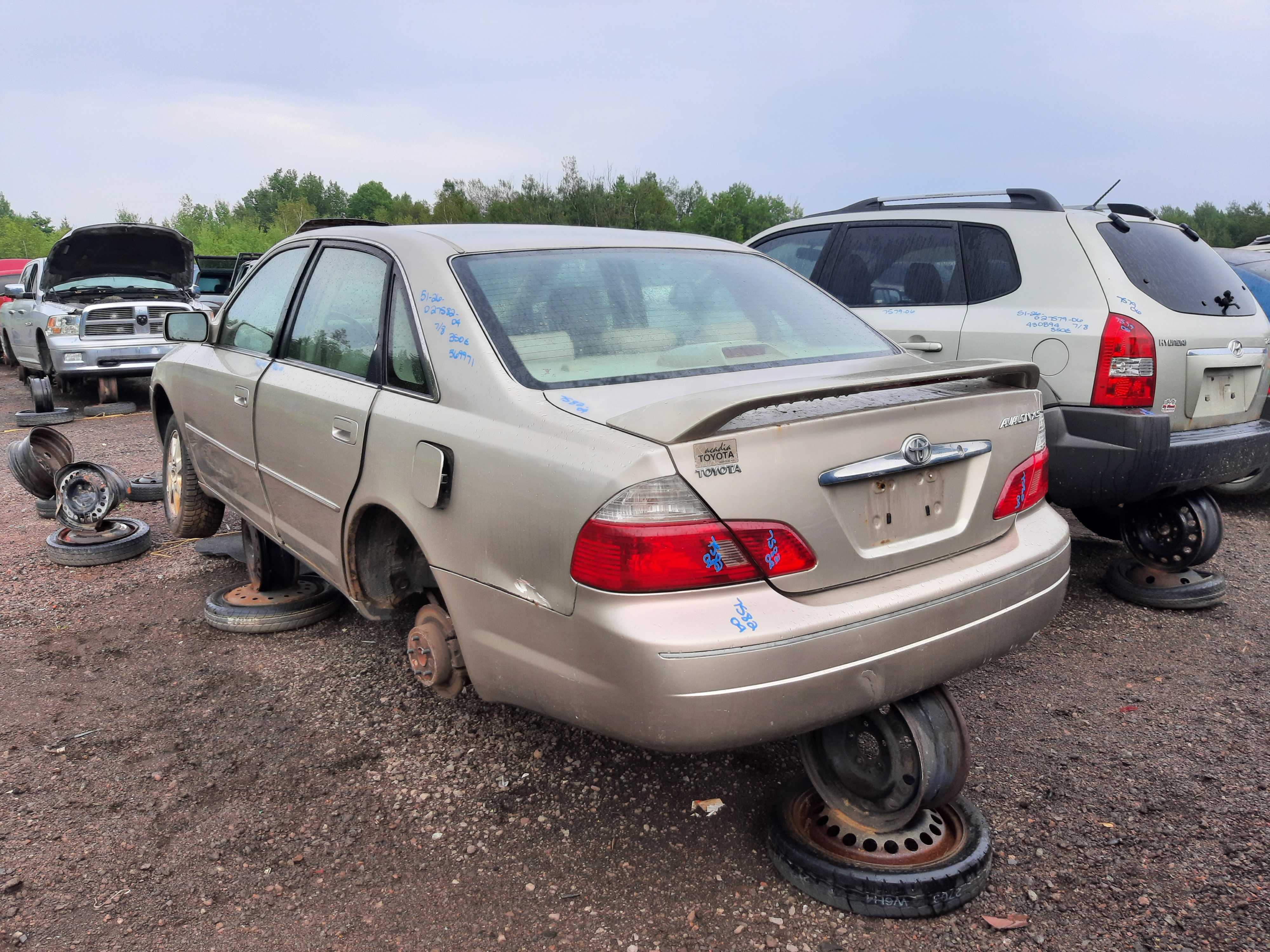 TOYOTA AVALON 2004