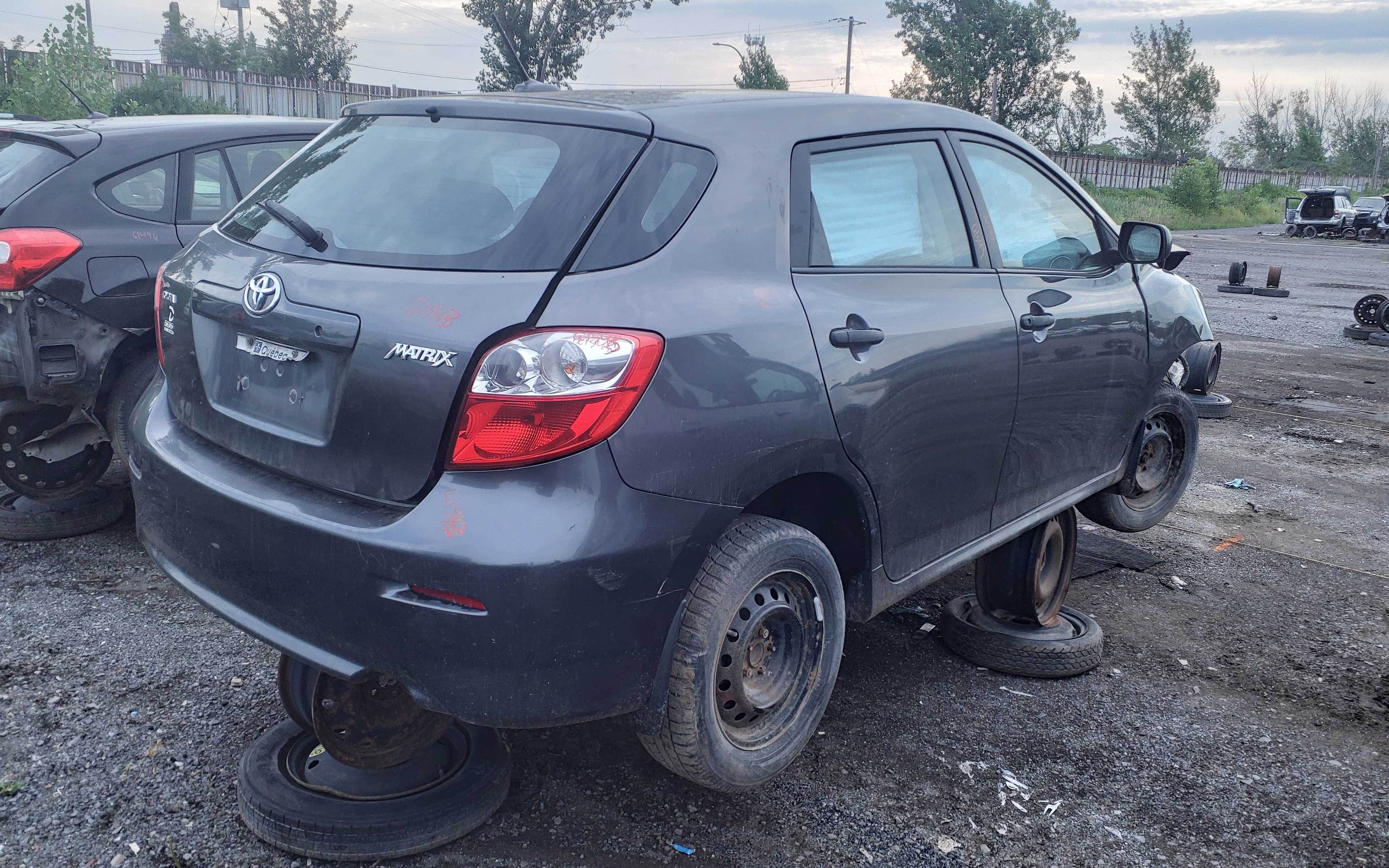 TOYOTA MATRIX 2010