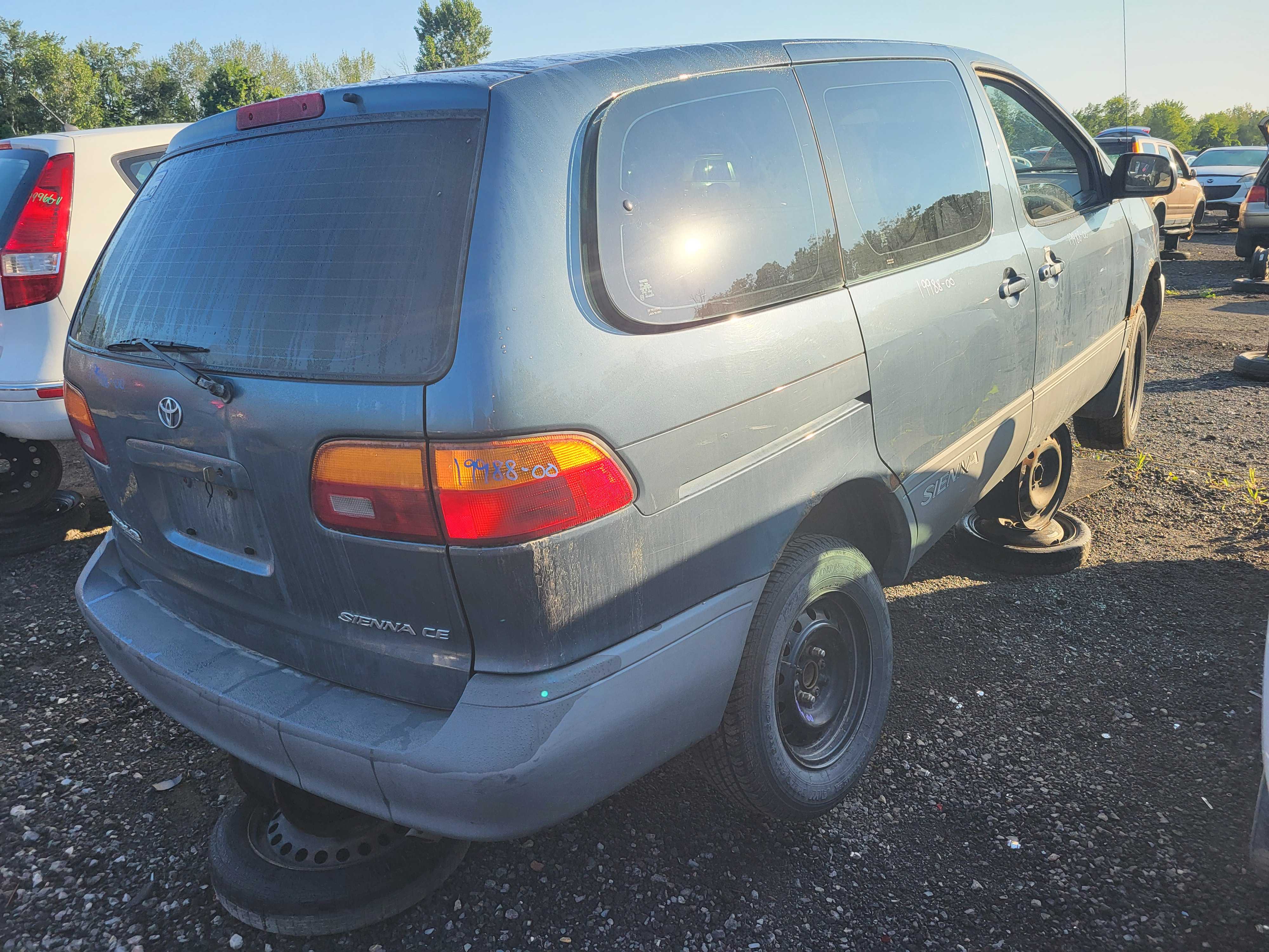 TOYOTA SIENNA 2000