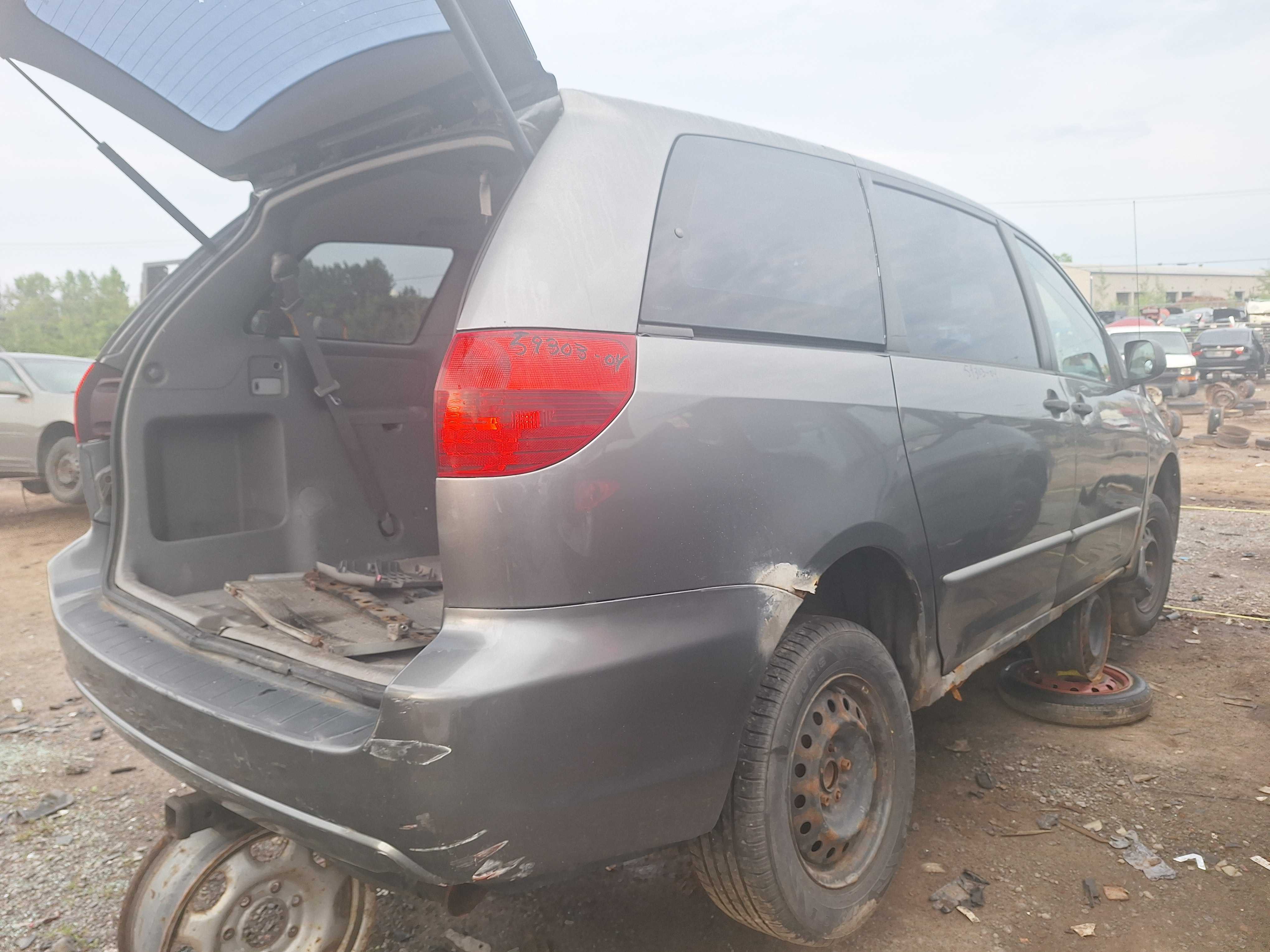 TOYOTA SIENNA 2004
