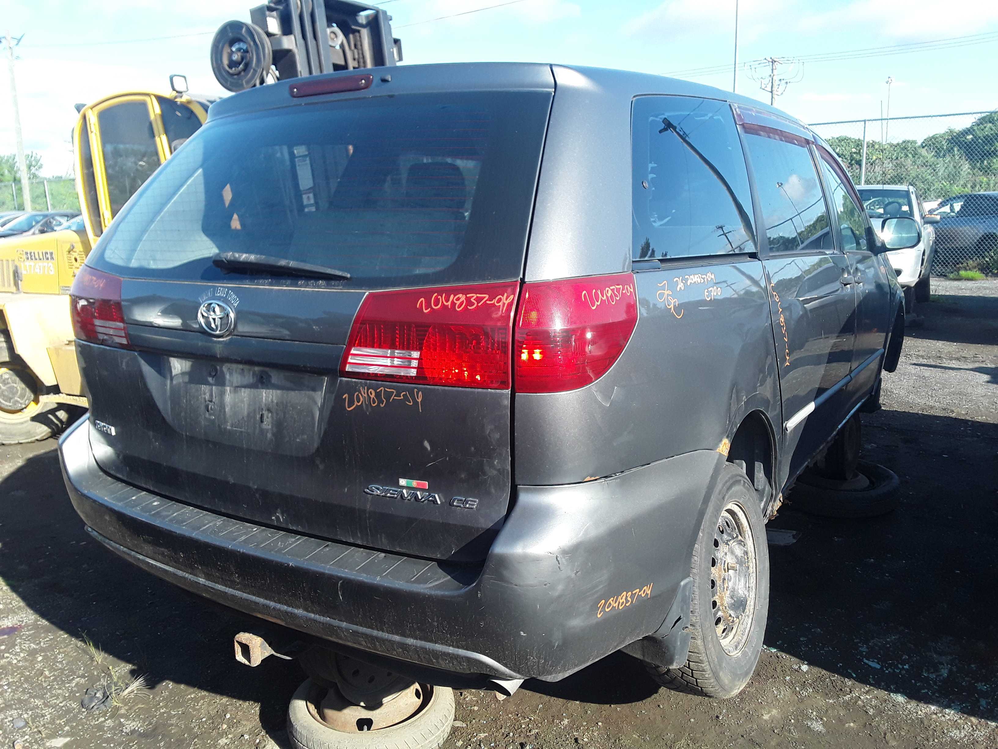 TOYOTA SIENNA 2004