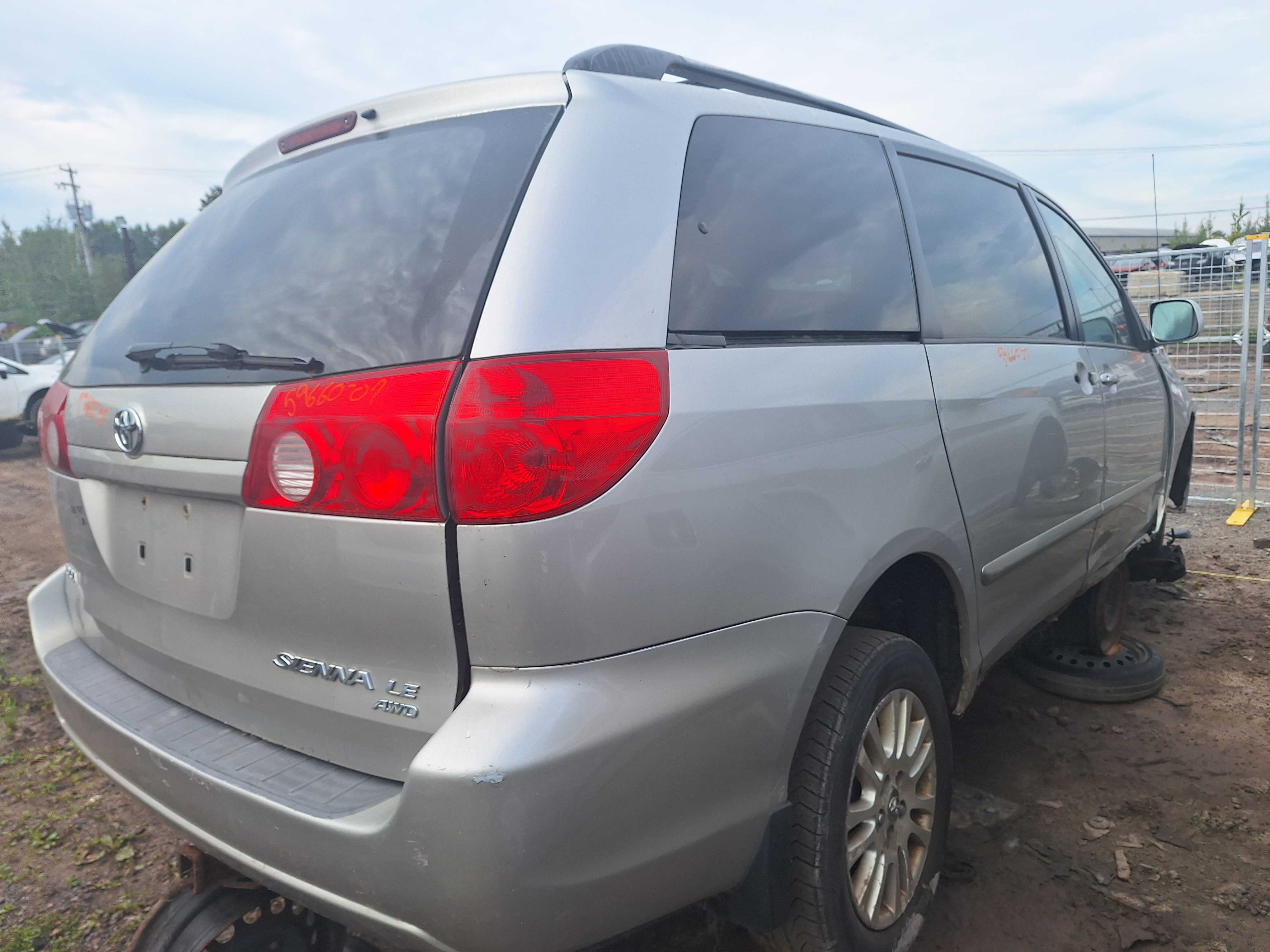TOYOTA SIENNA 2007
