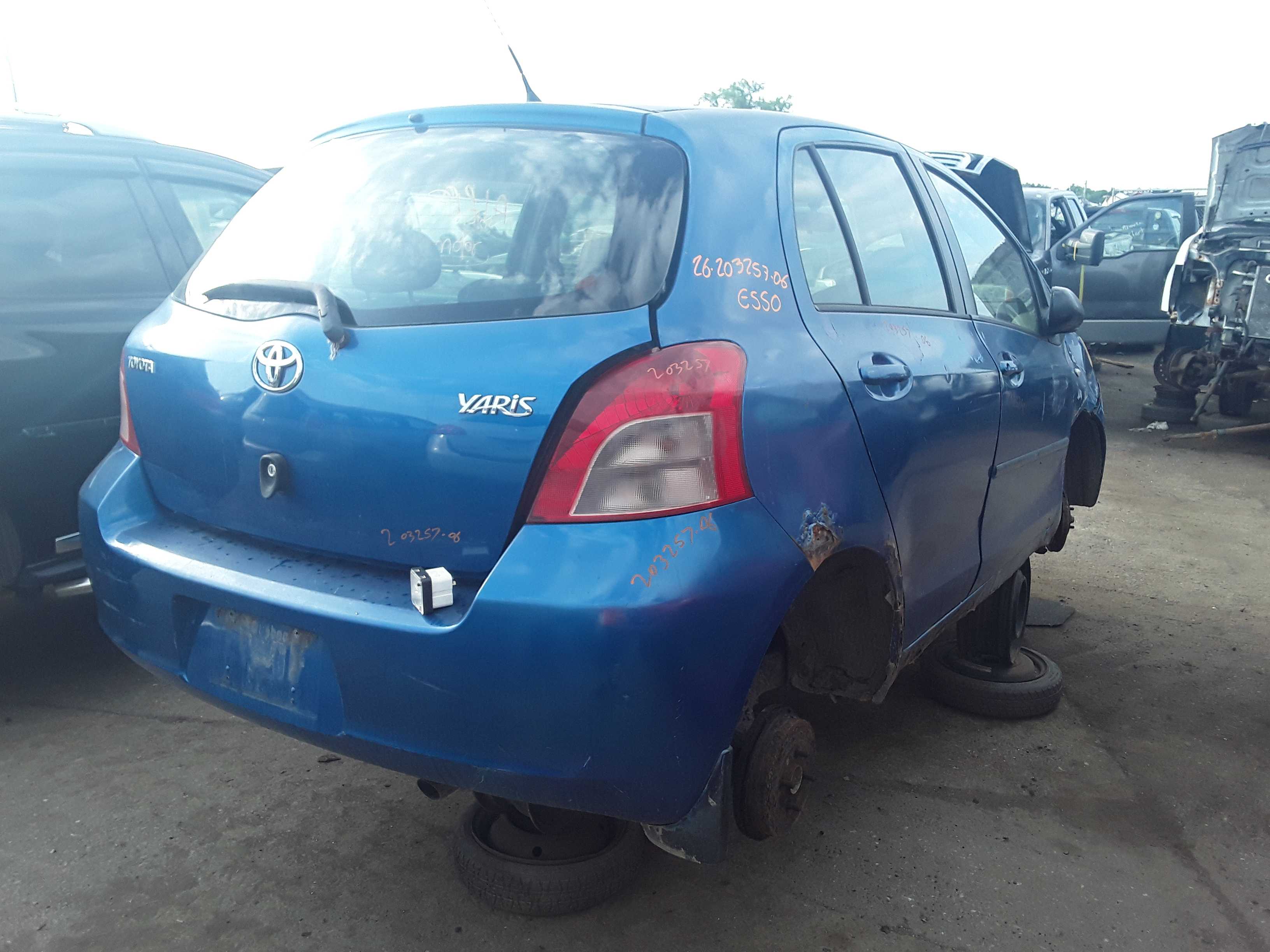 TOYOTA YARIS 2006
