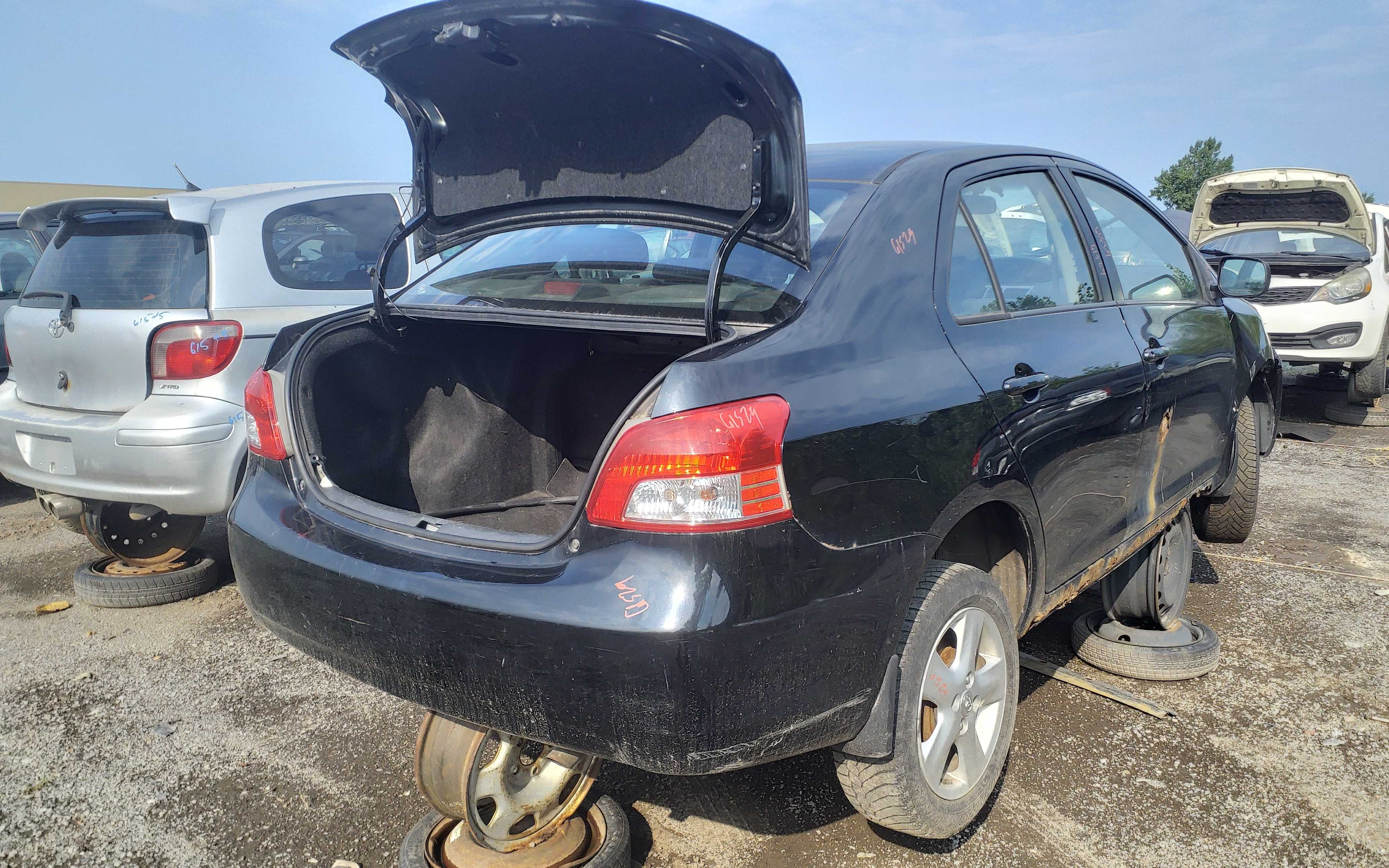 TOYOTA YARIS 2009