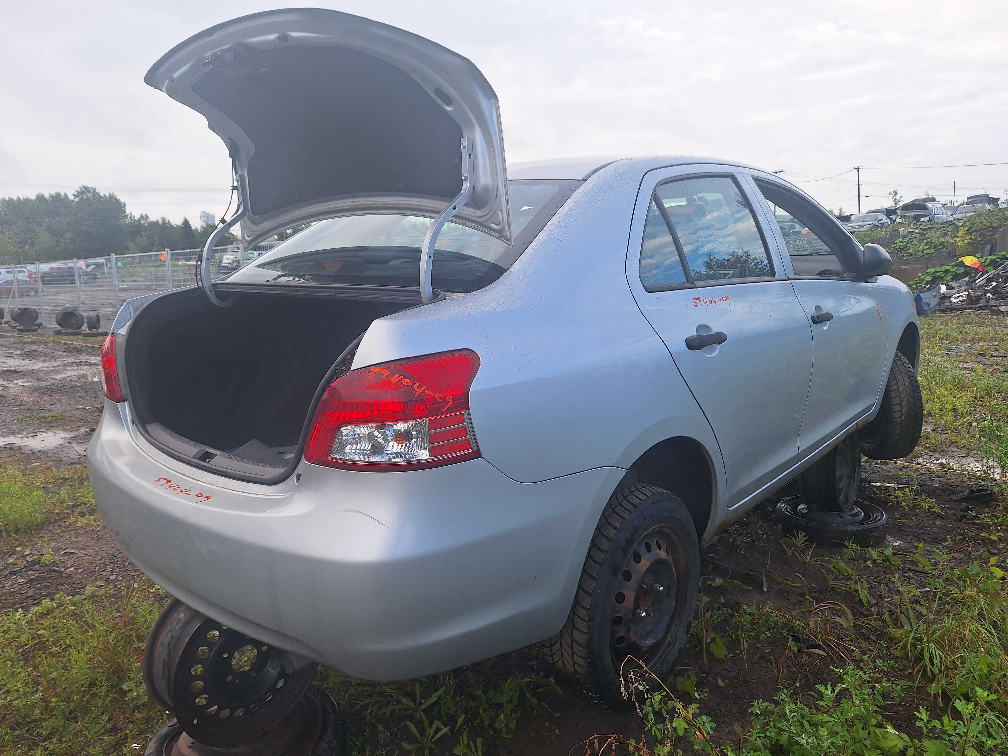 TOYOTA YARIS 2009