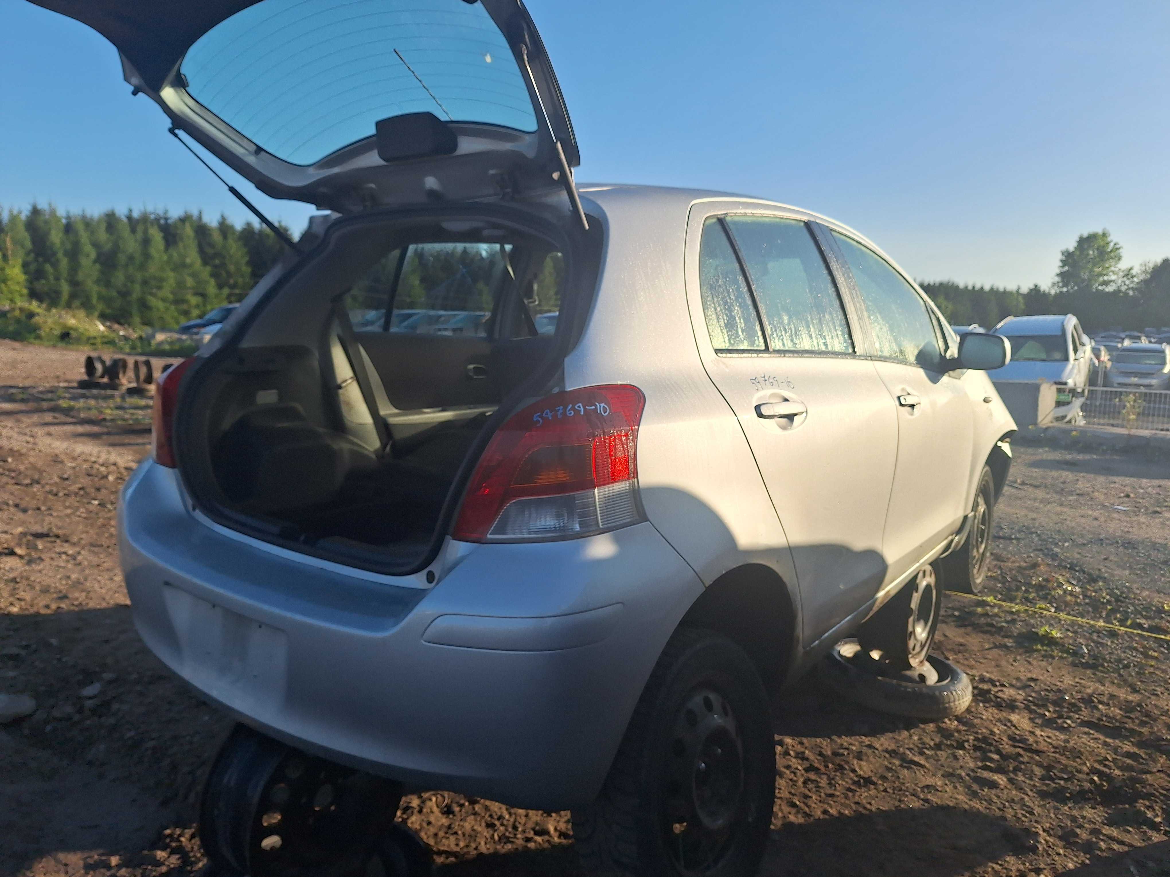 TOYOTA YARIS 2010