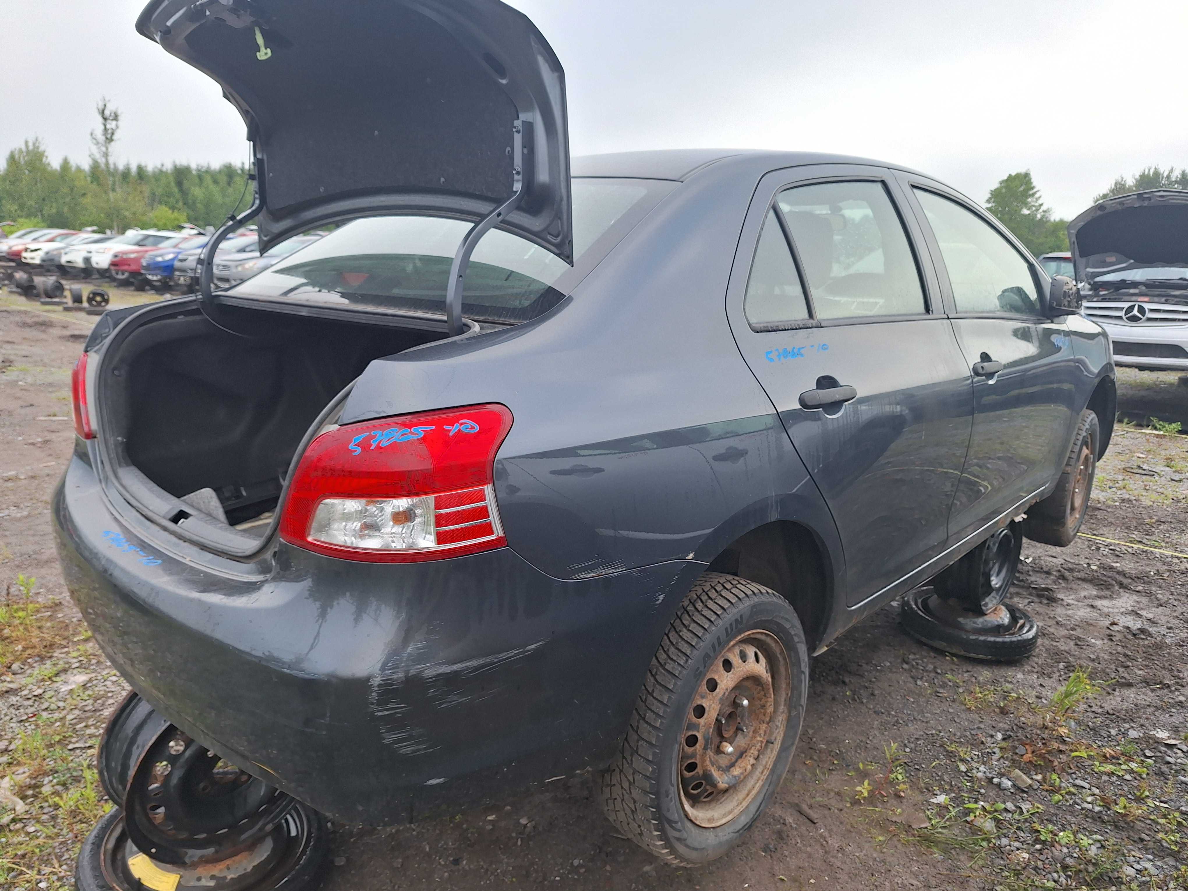 TOYOTA YARIS 2010