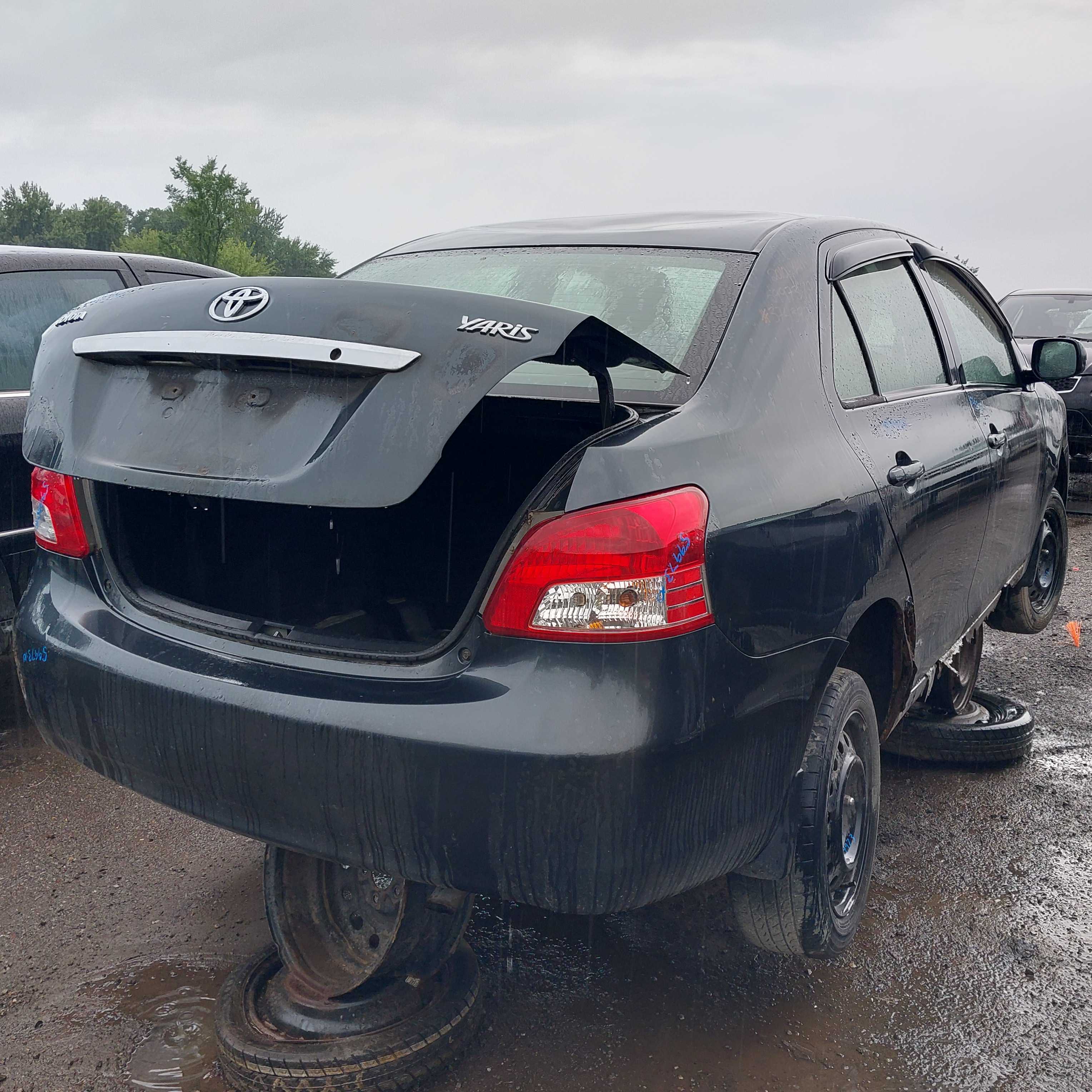 TOYOTA YARIS 2010