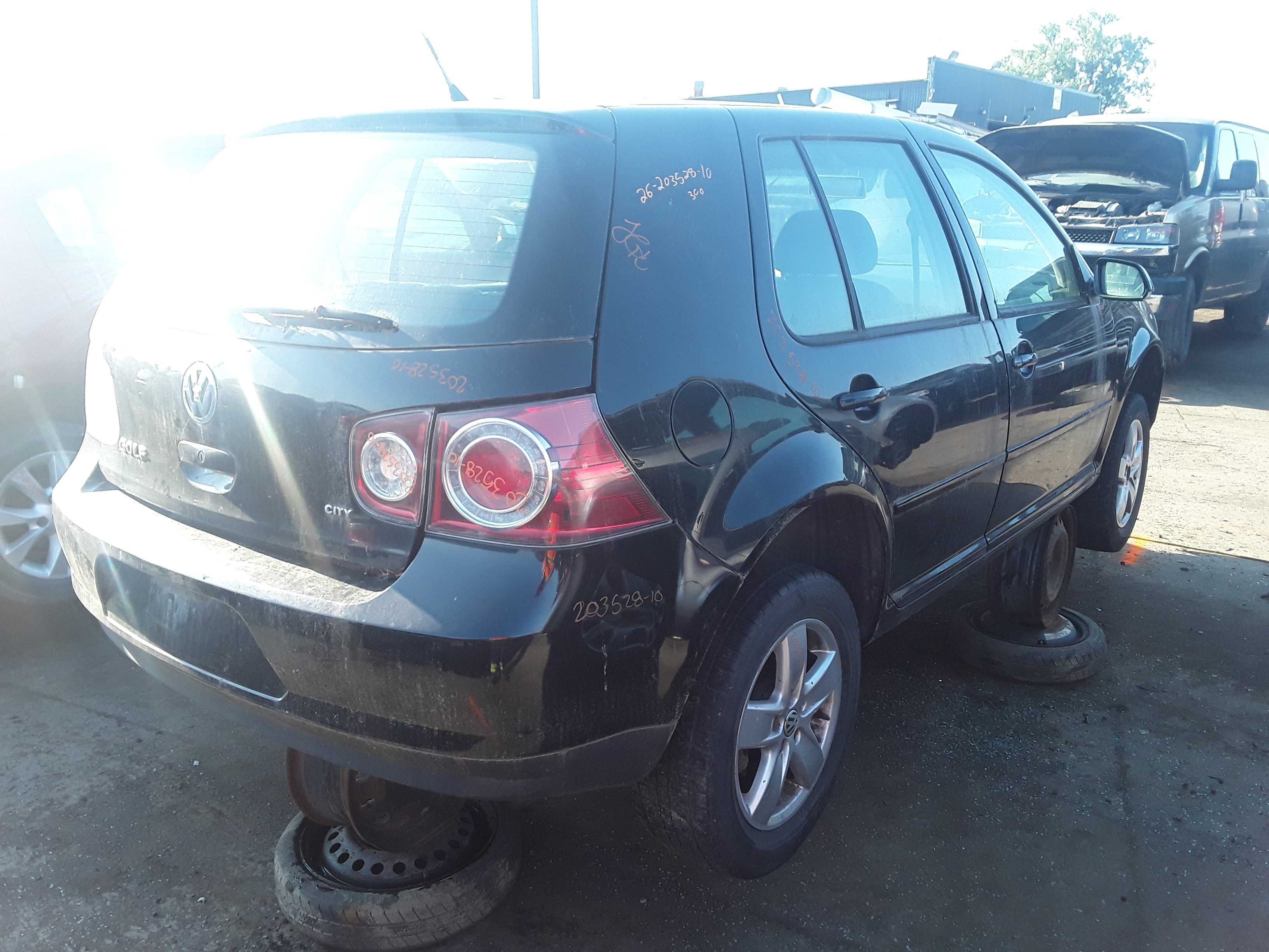 VOLKSWAGEN GOLF 2010