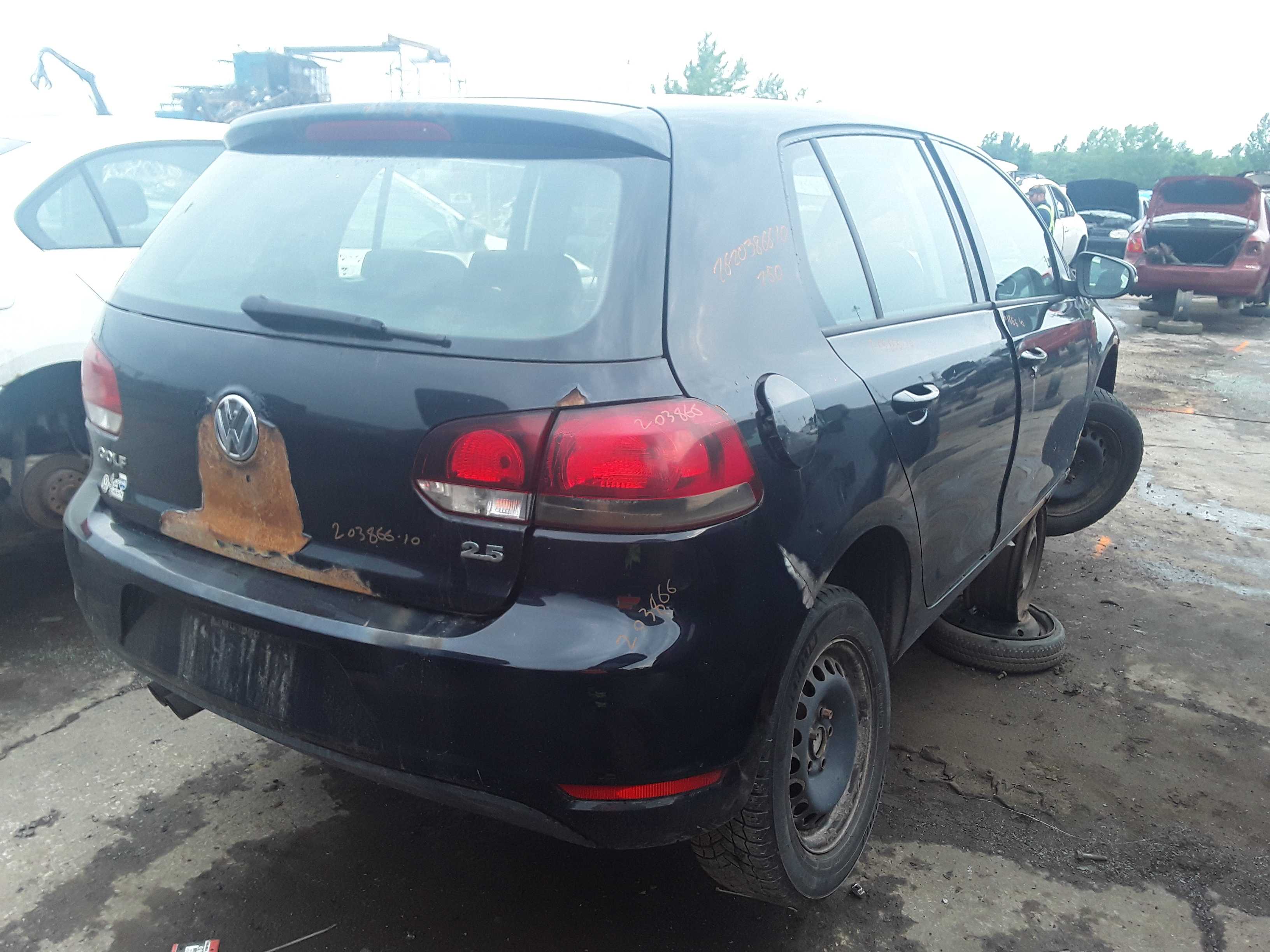 VOLKSWAGEN GOLF 2010