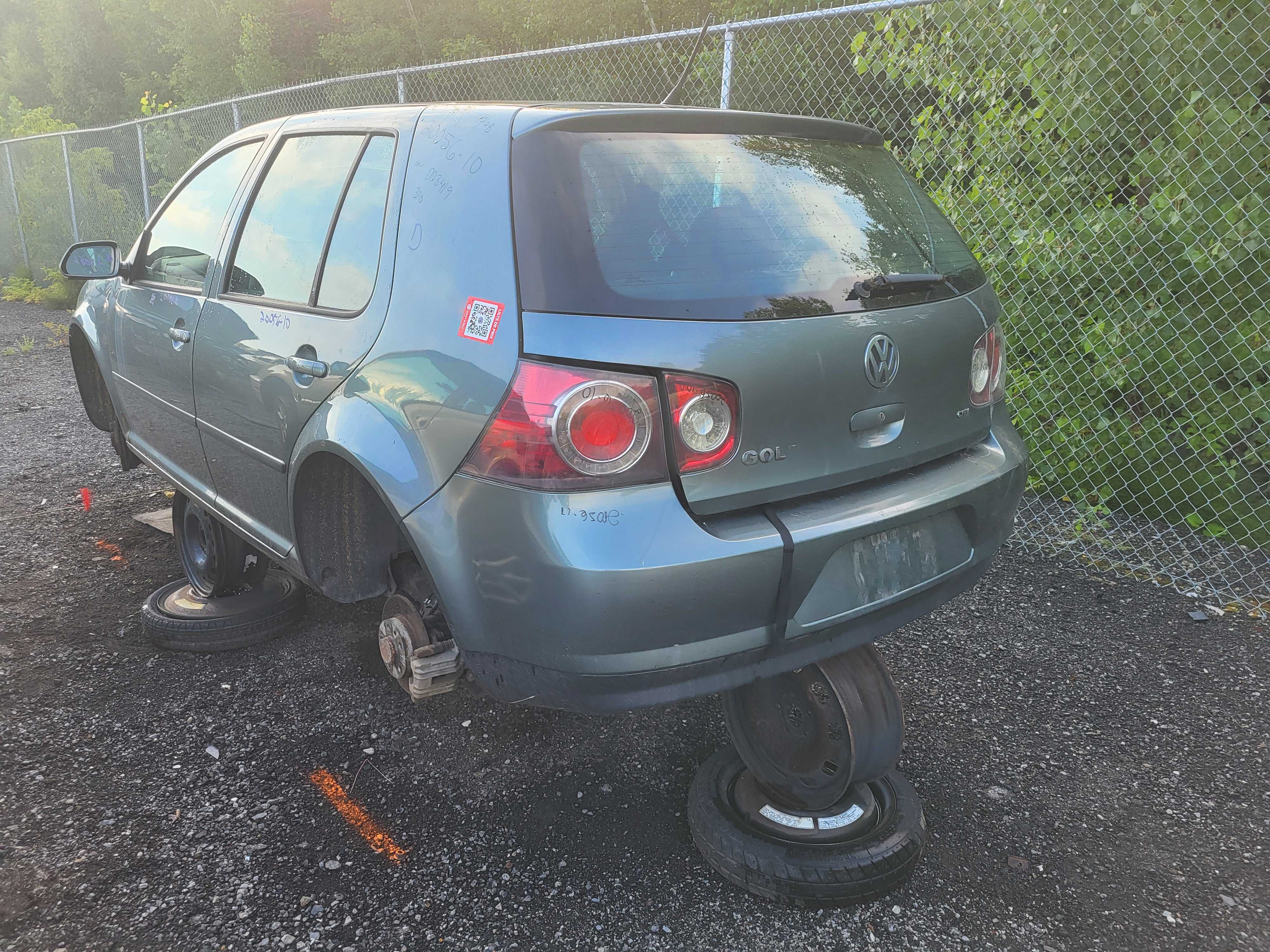 VOLKSWAGEN GOLF 2010