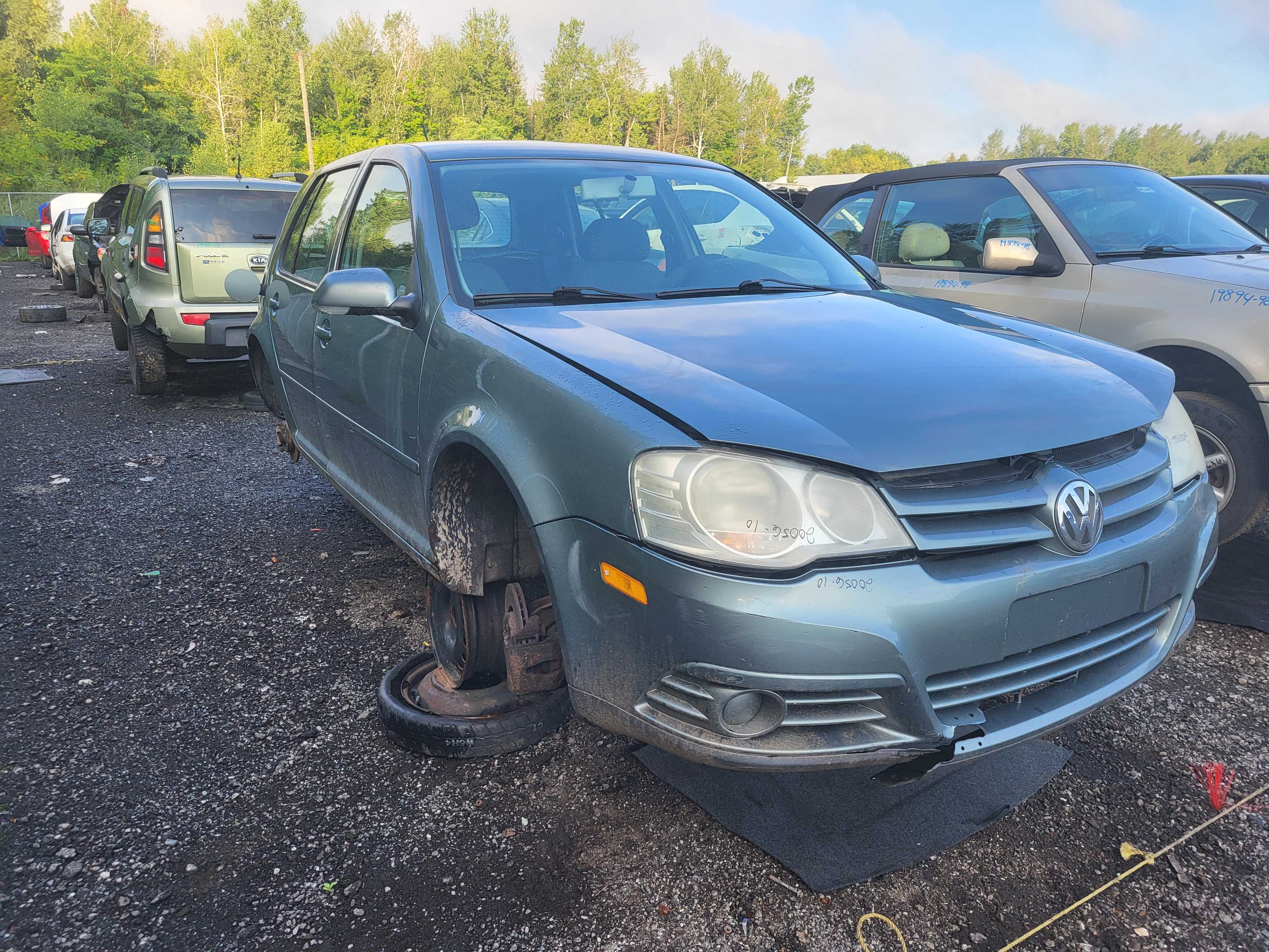 VOLKSWAGEN GOLF 2010