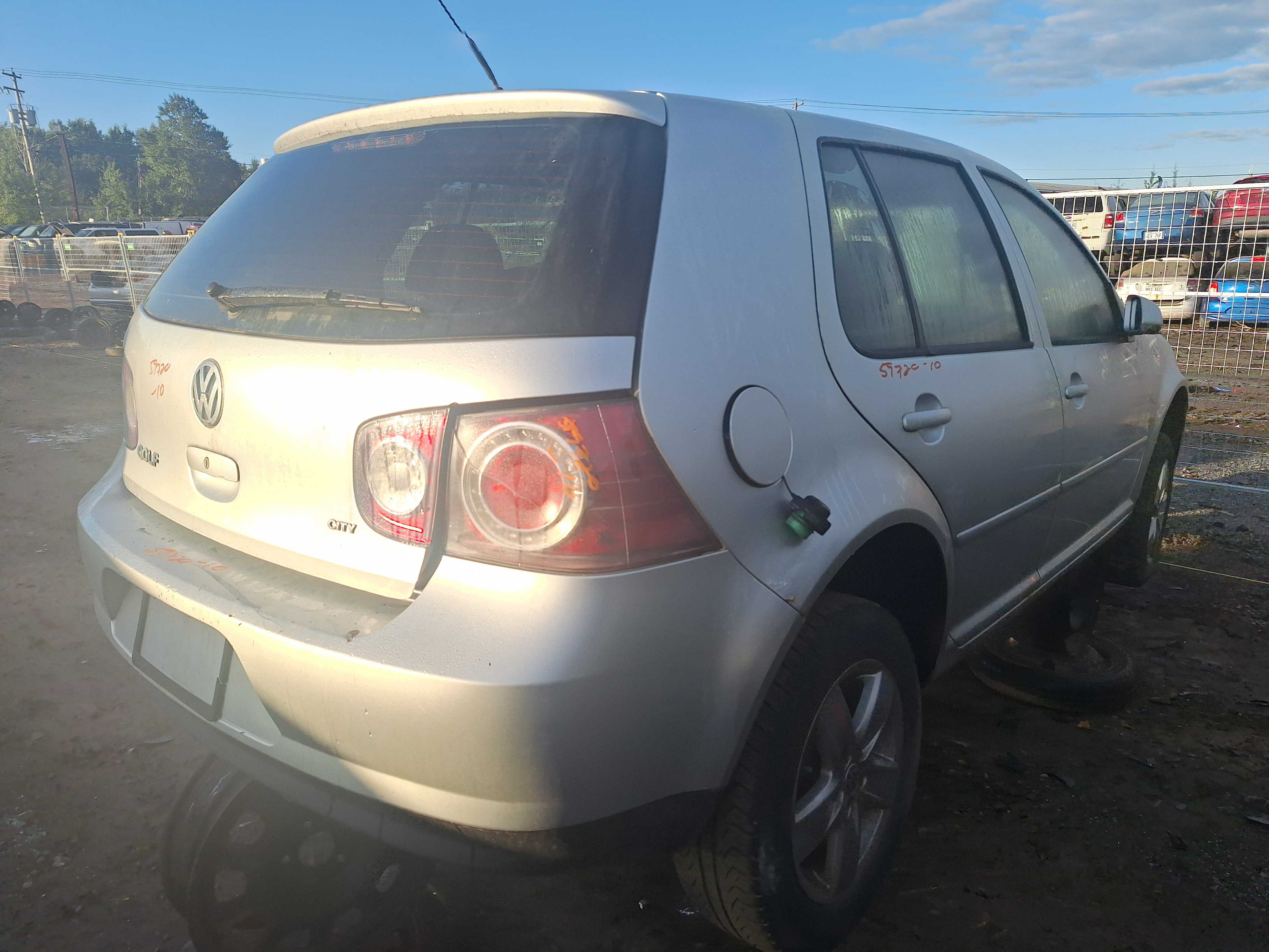 VOLKSWAGEN GOLF 2010