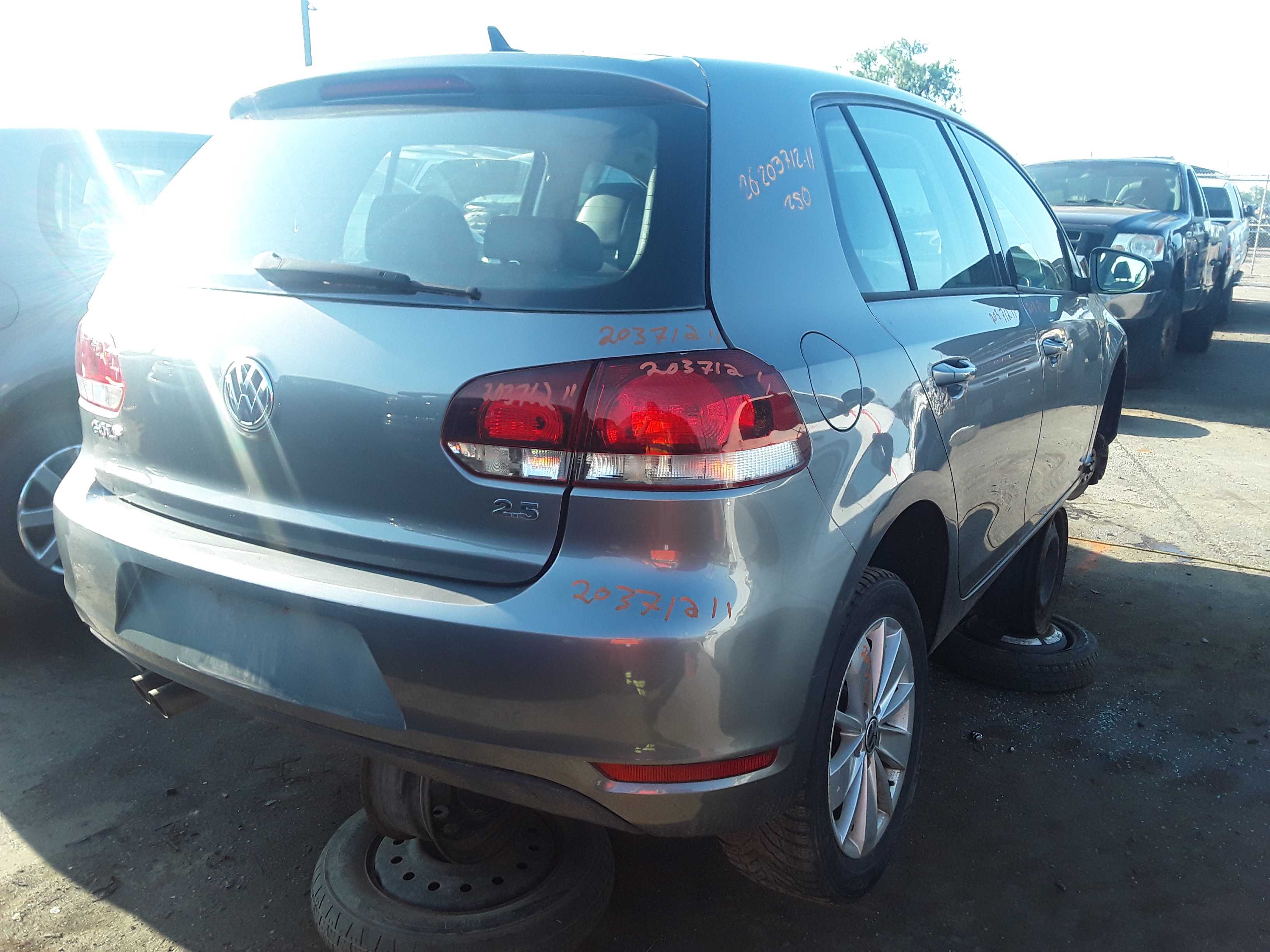 VOLKSWAGEN GOLF 2011