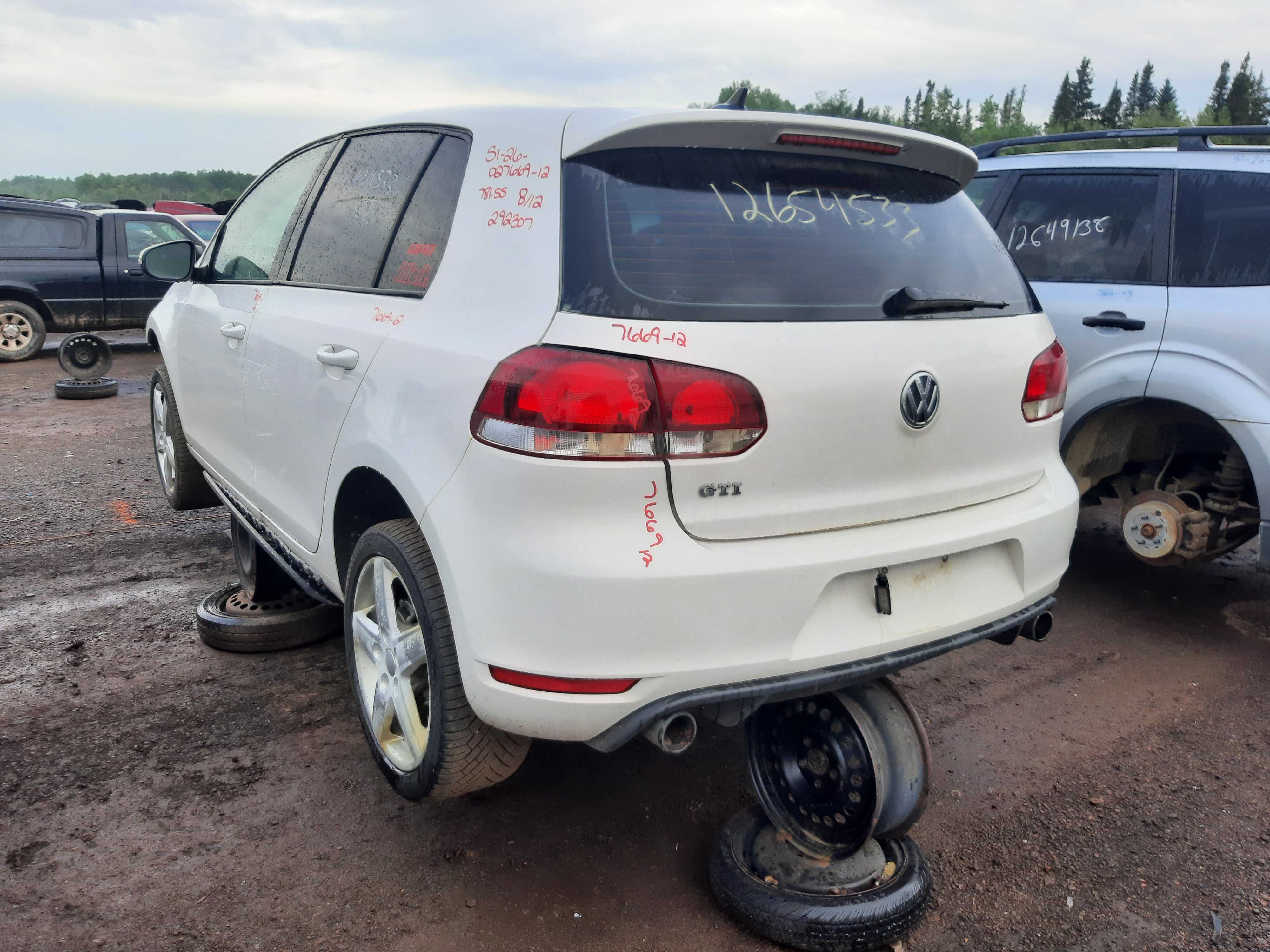 VOLKSWAGEN GTI 2012