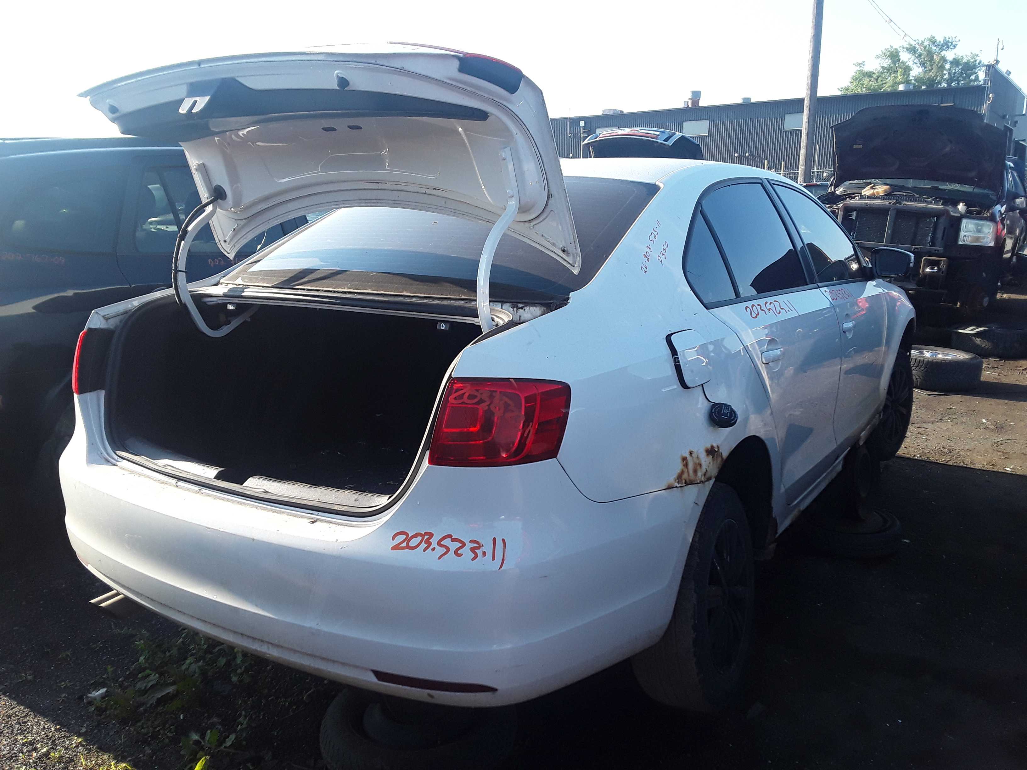 VOLKSWAGEN JETTA 2011