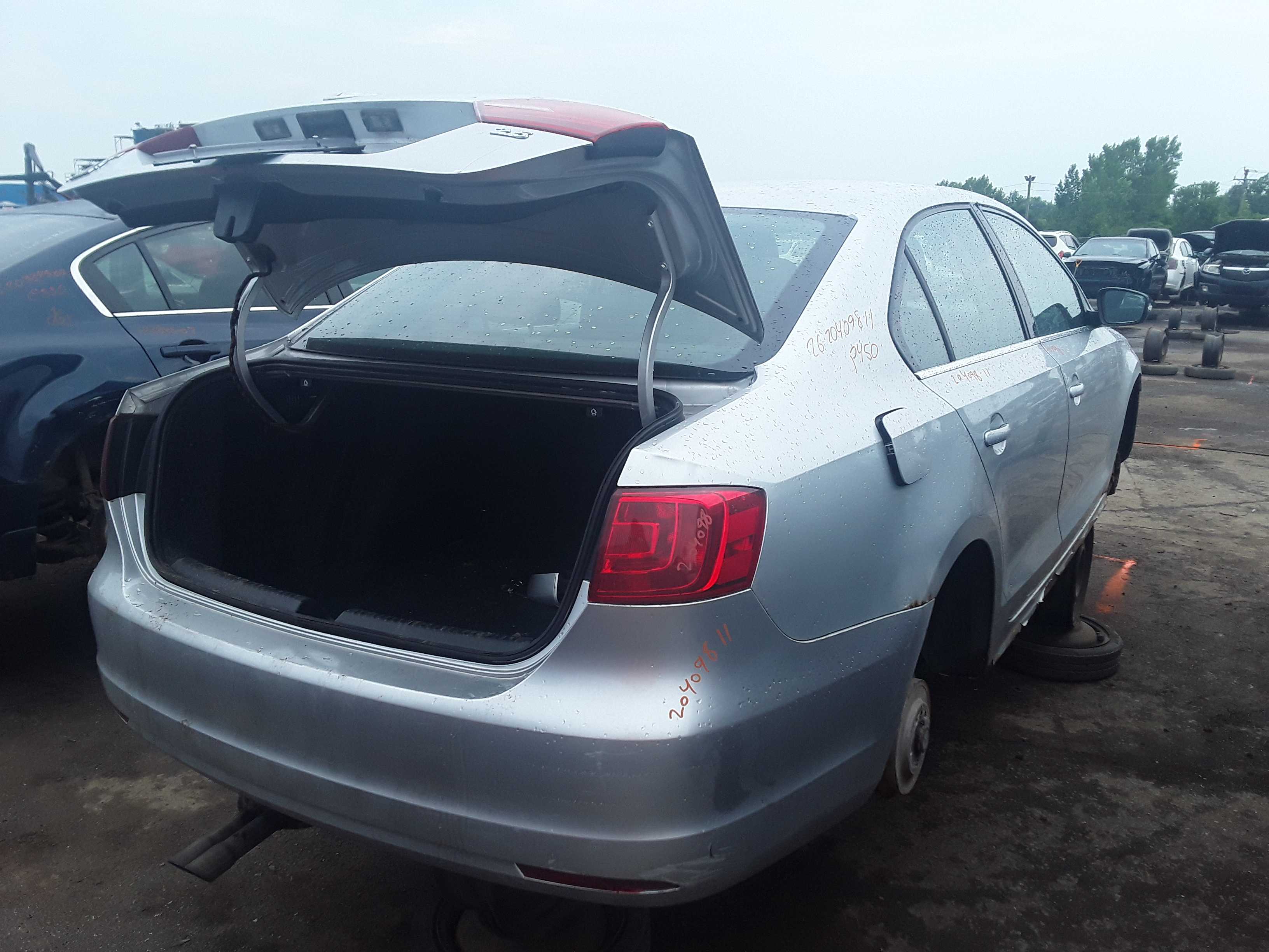VOLKSWAGEN JETTA 2011