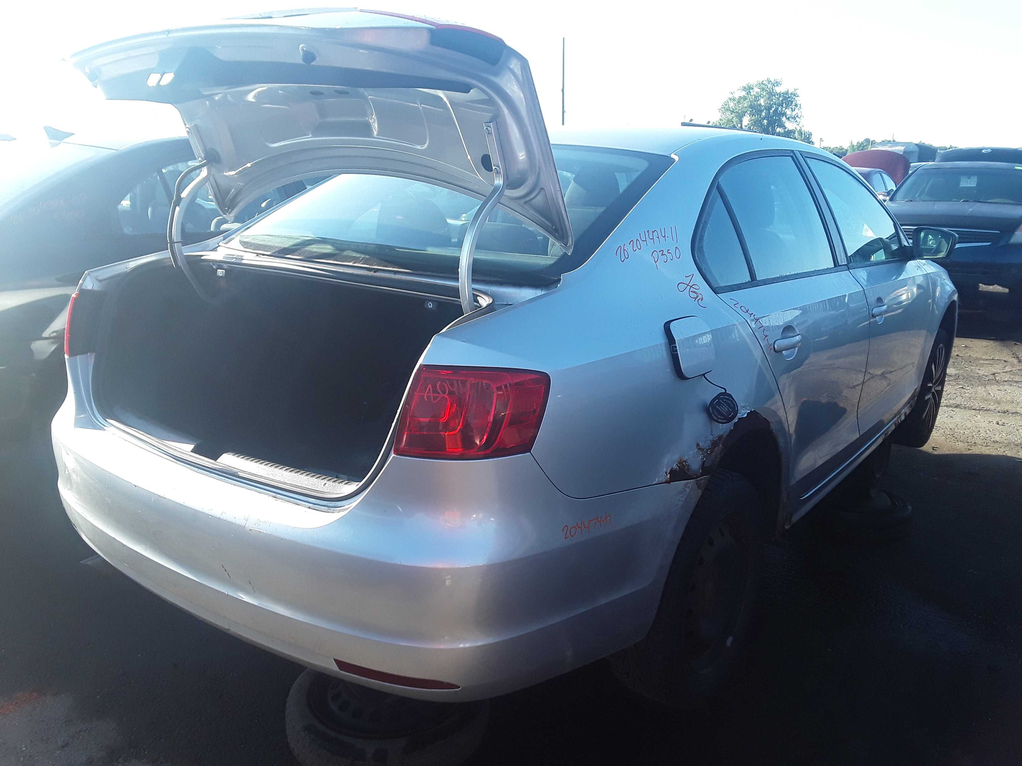 VOLKSWAGEN JETTA 2011
