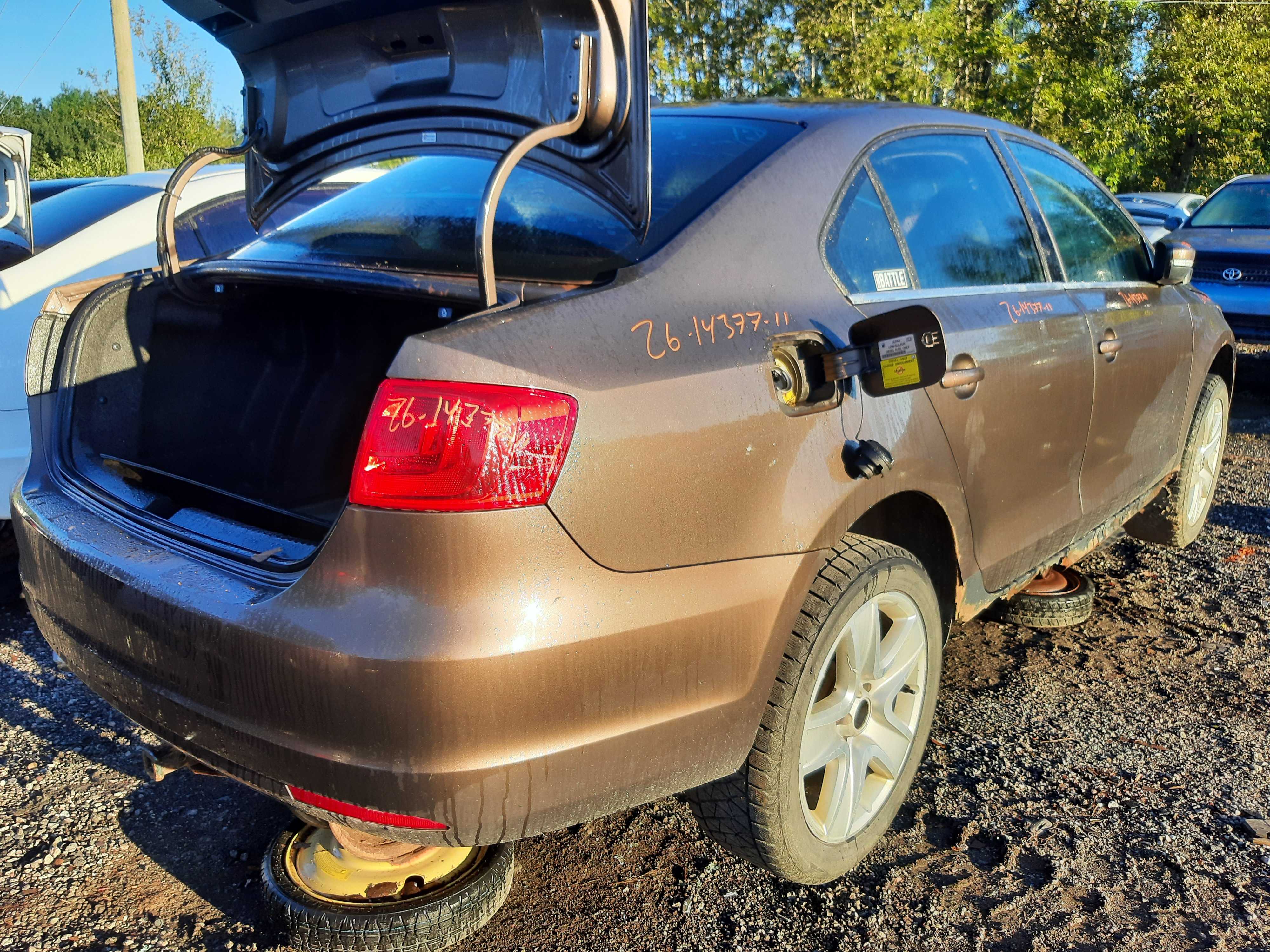 VOLKSWAGEN JETTA 2011