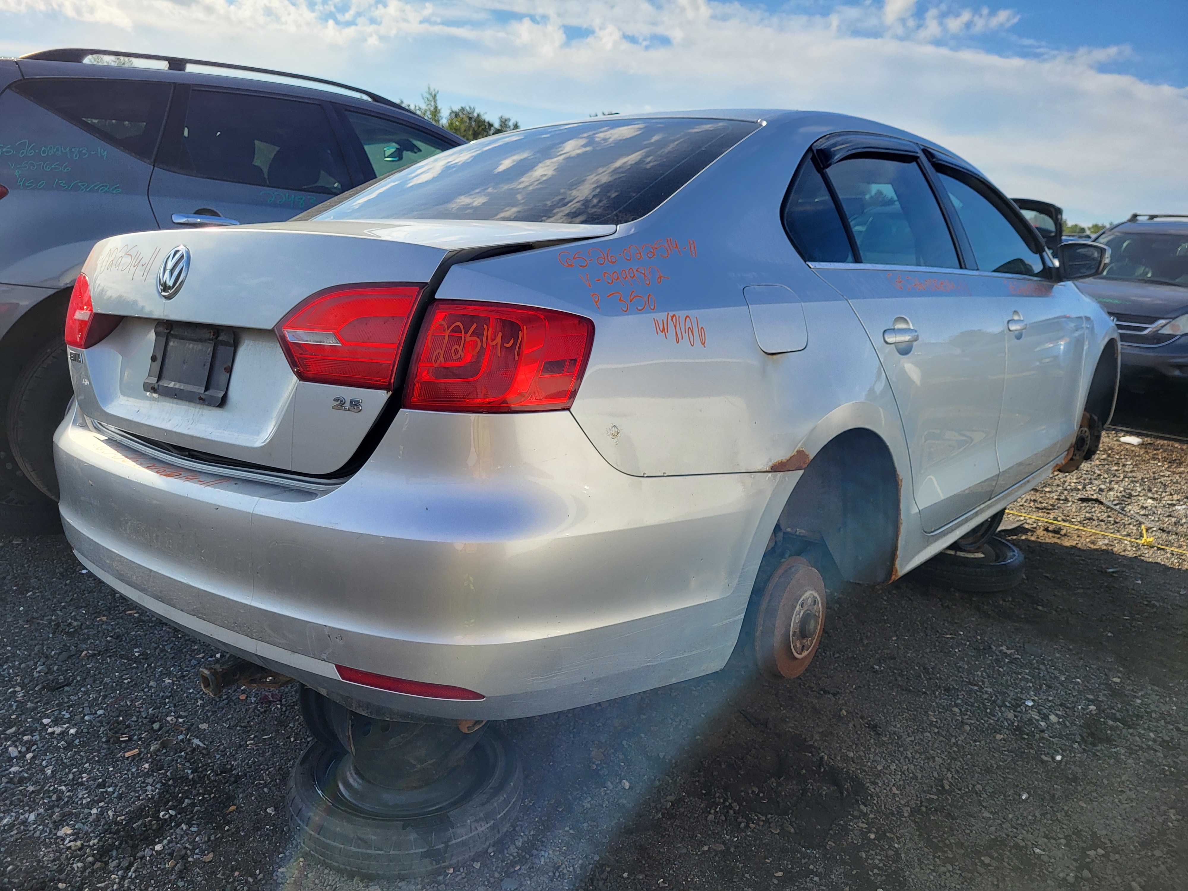 VOLKSWAGEN JETTA 2011