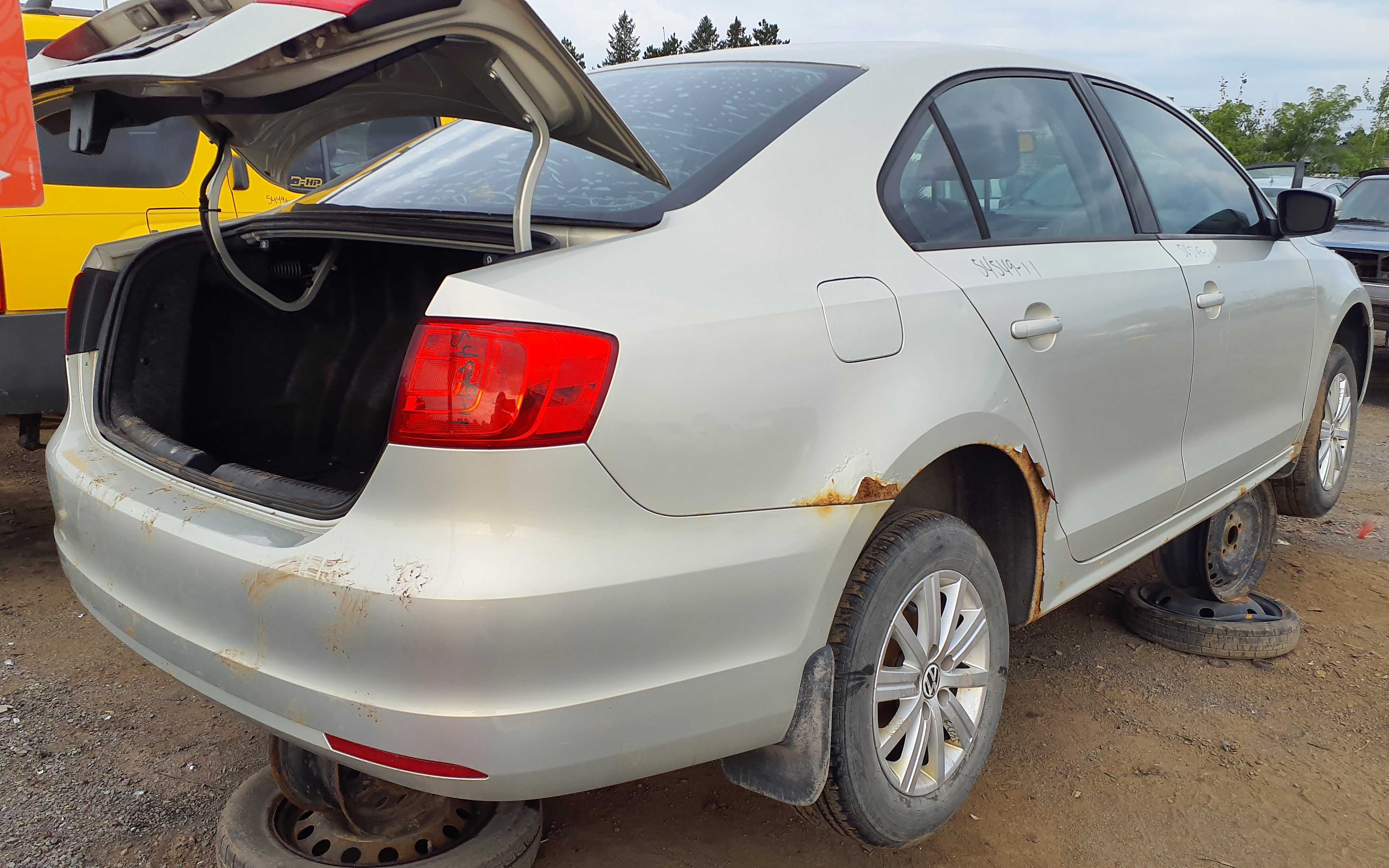 VOLKSWAGEN JETTA 2011