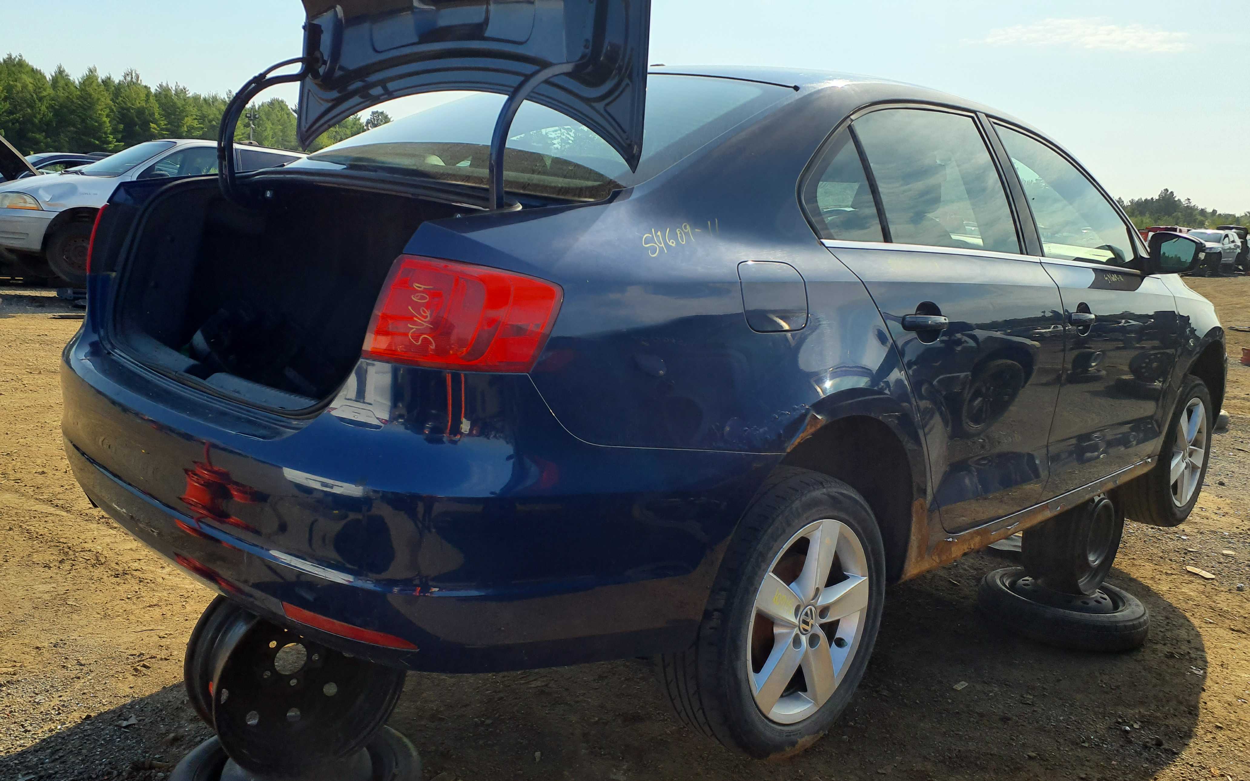 VOLKSWAGEN JETTA 2011