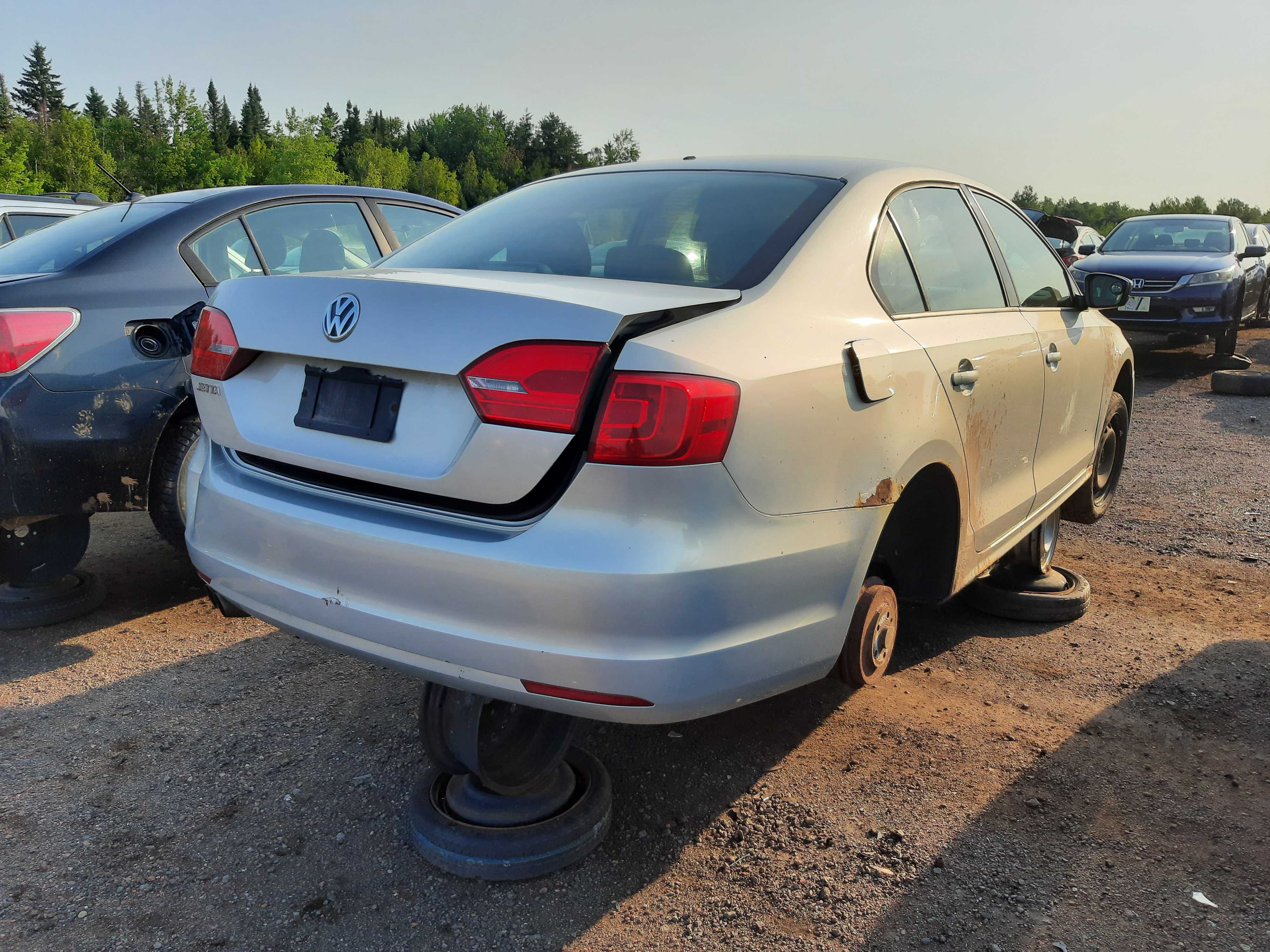 VOLKSWAGEN JETTA 2012