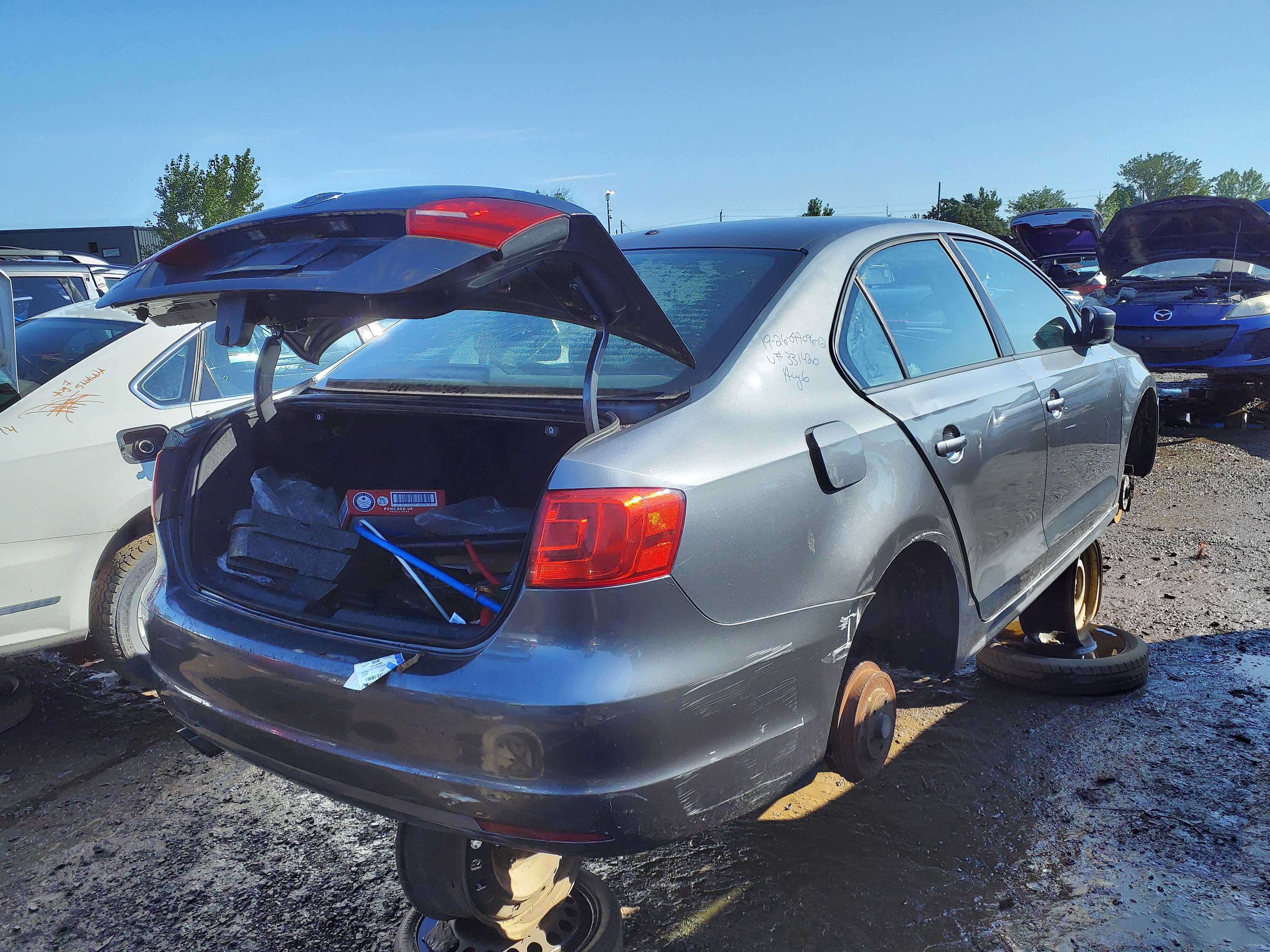 VOLKSWAGEN JETTA 2012