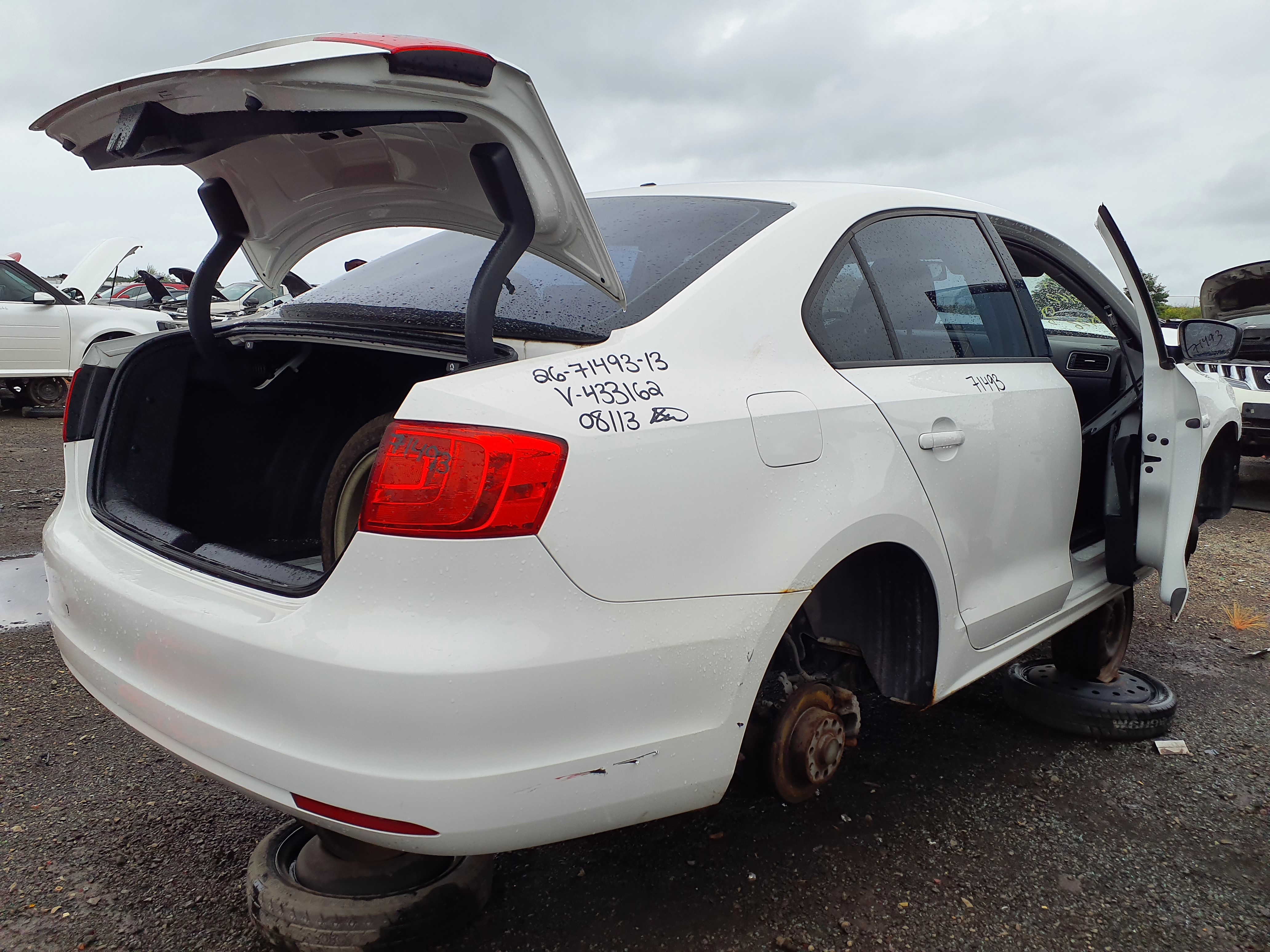 VOLKSWAGEN JETTA 2013
