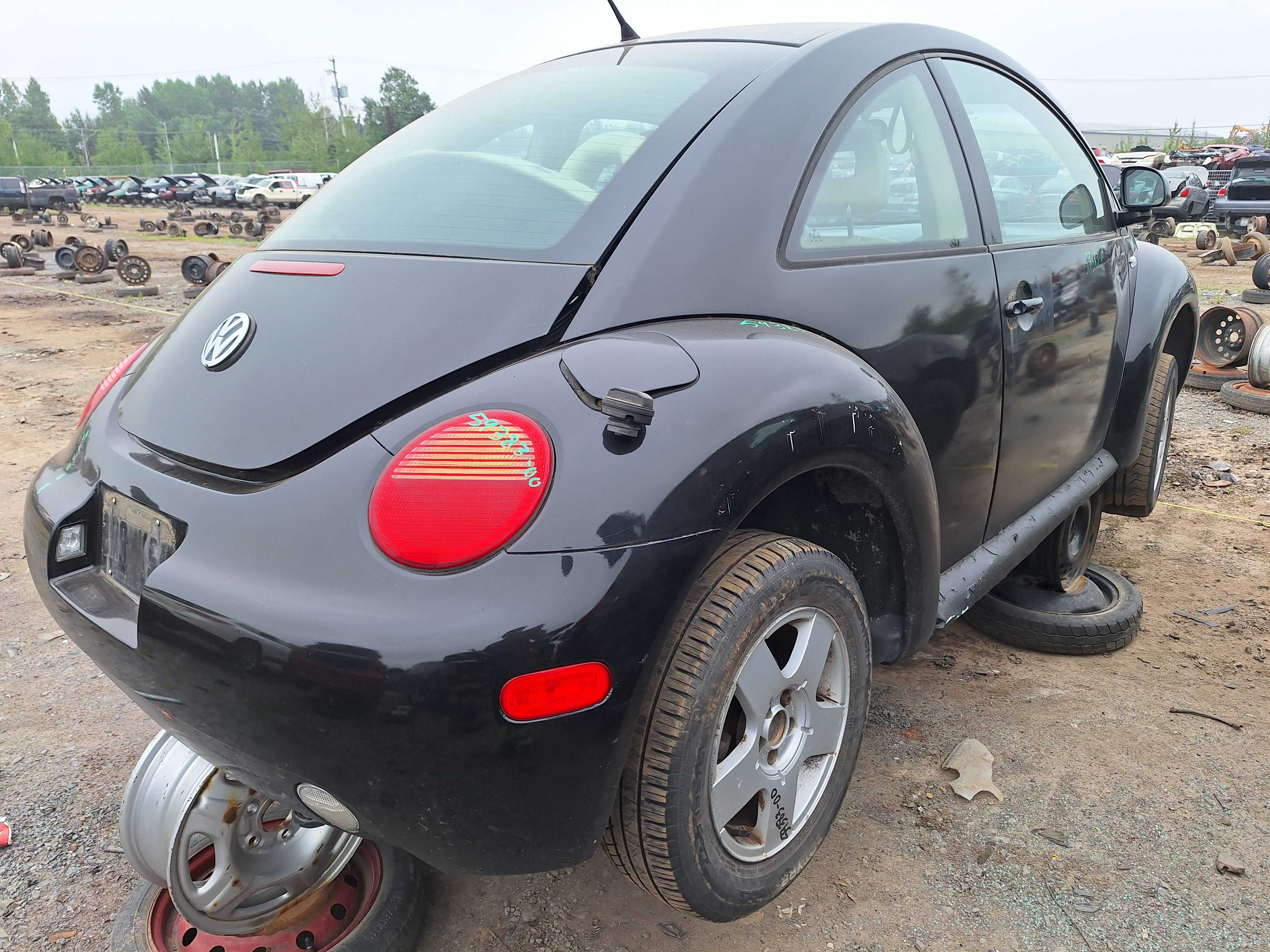 VOLKSWAGEN NEW BEETLE 2000