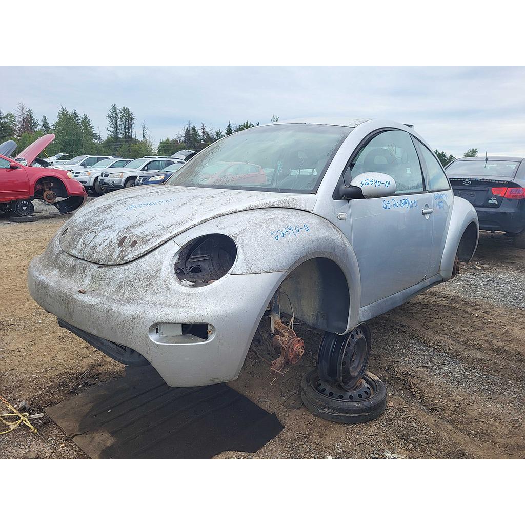 VOLKSWAGEN NEW BEETLE 2001
