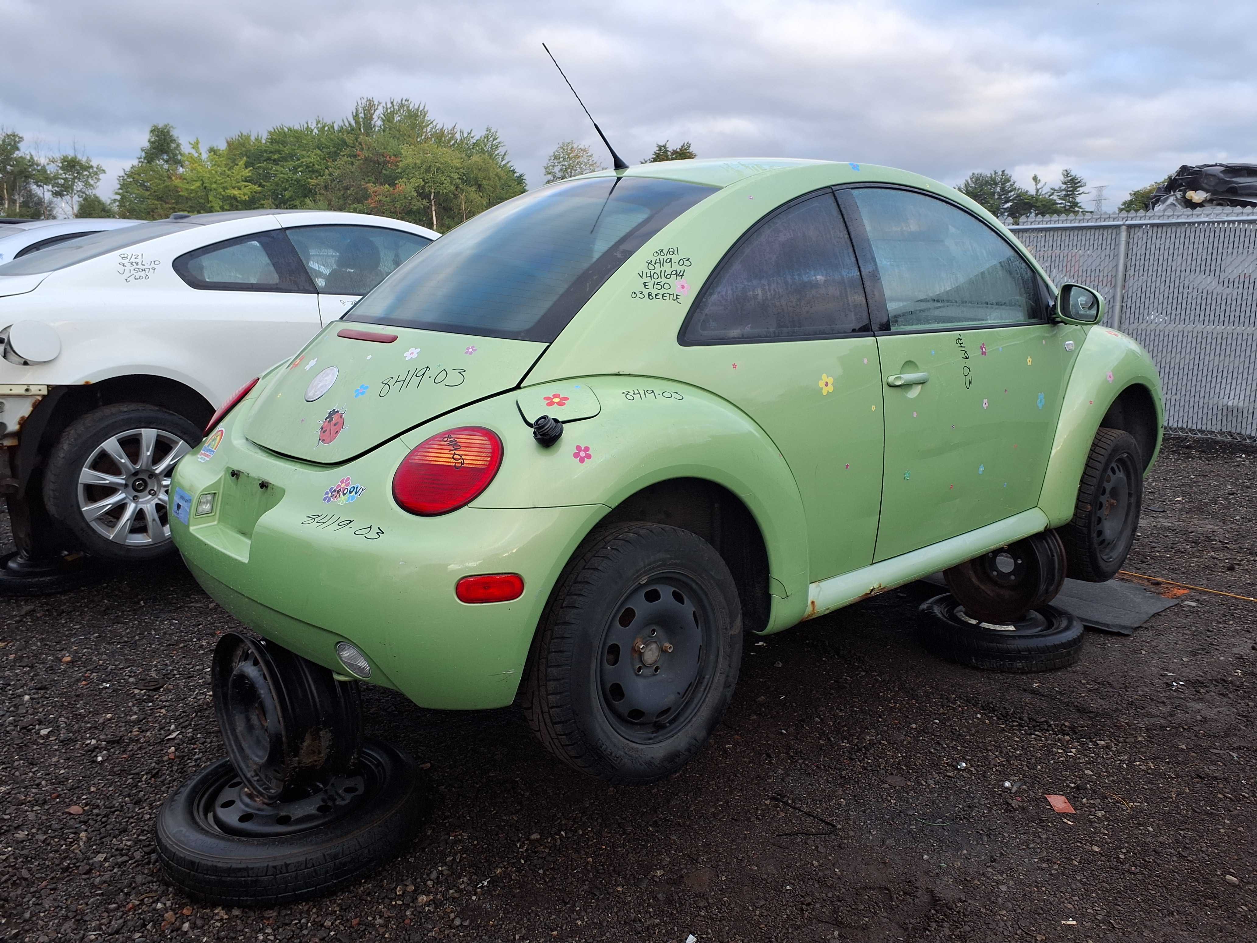 VOLKSWAGEN NEW BEETLE 2003