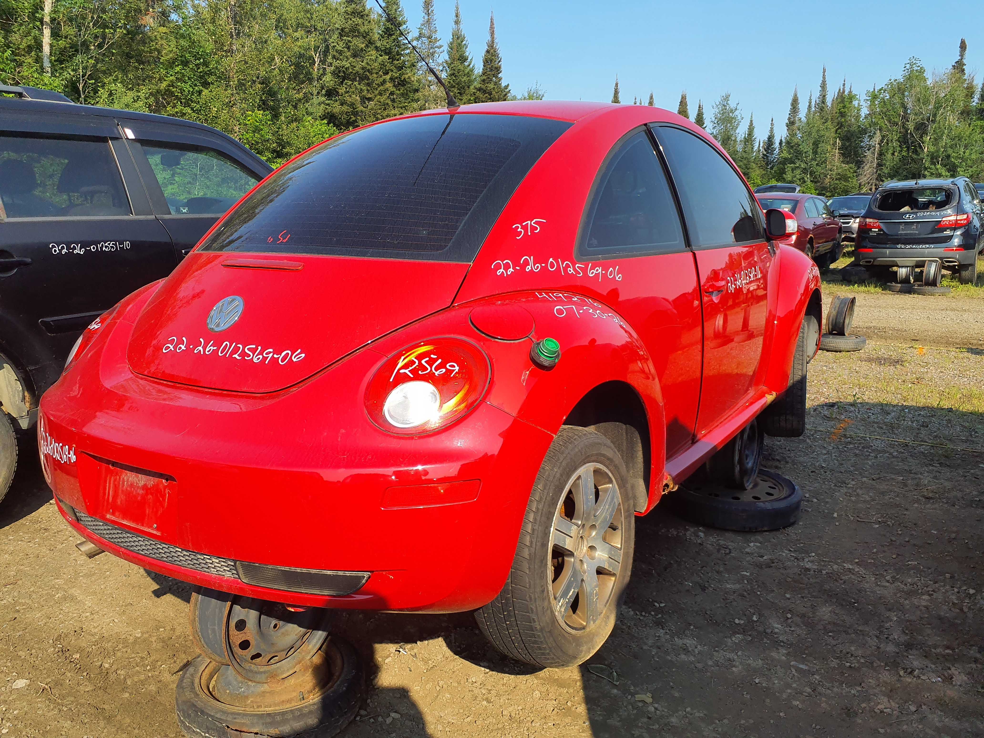 VOLKSWAGEN NEW BEETLE 2006