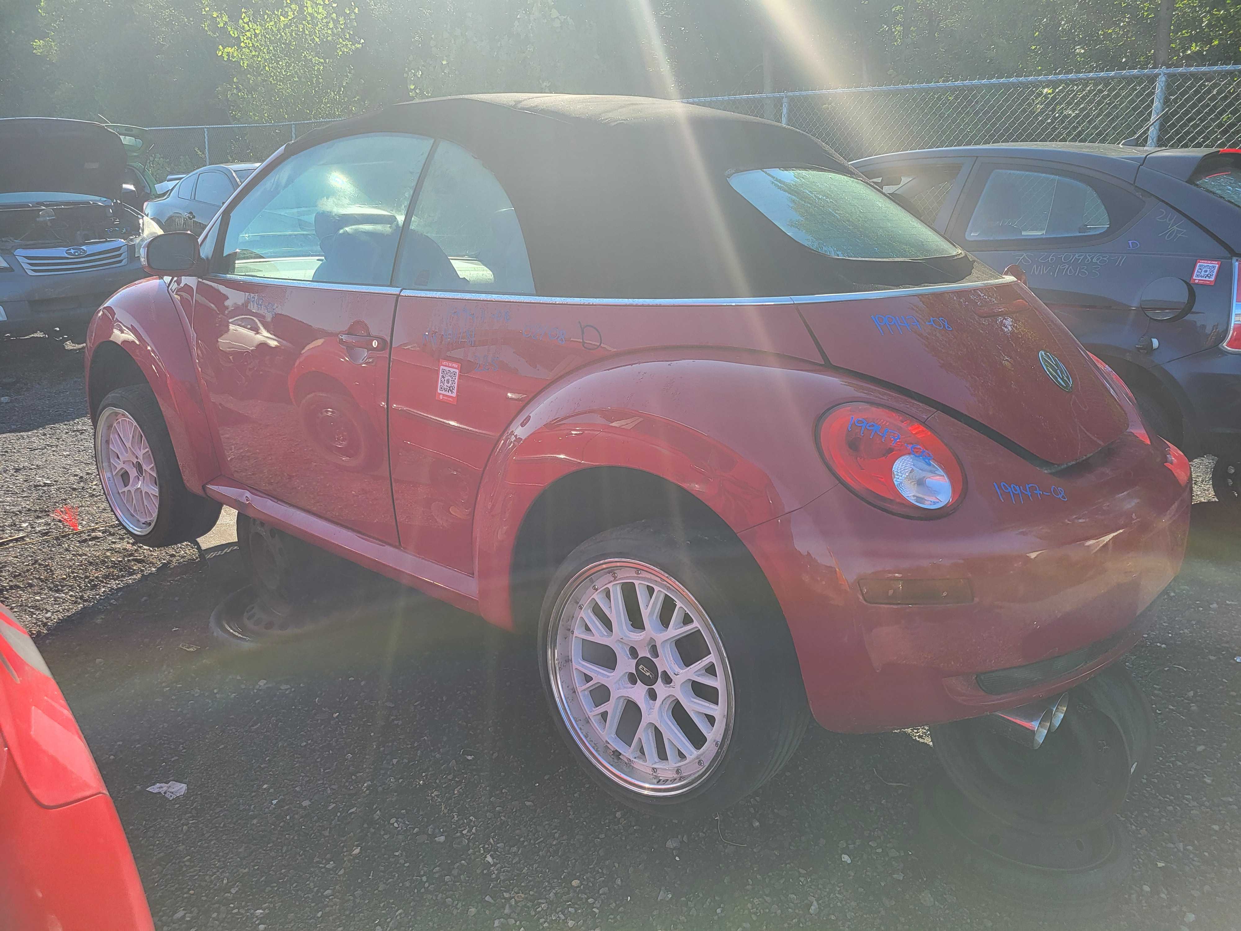VOLKSWAGEN NEW BEETLE 2008