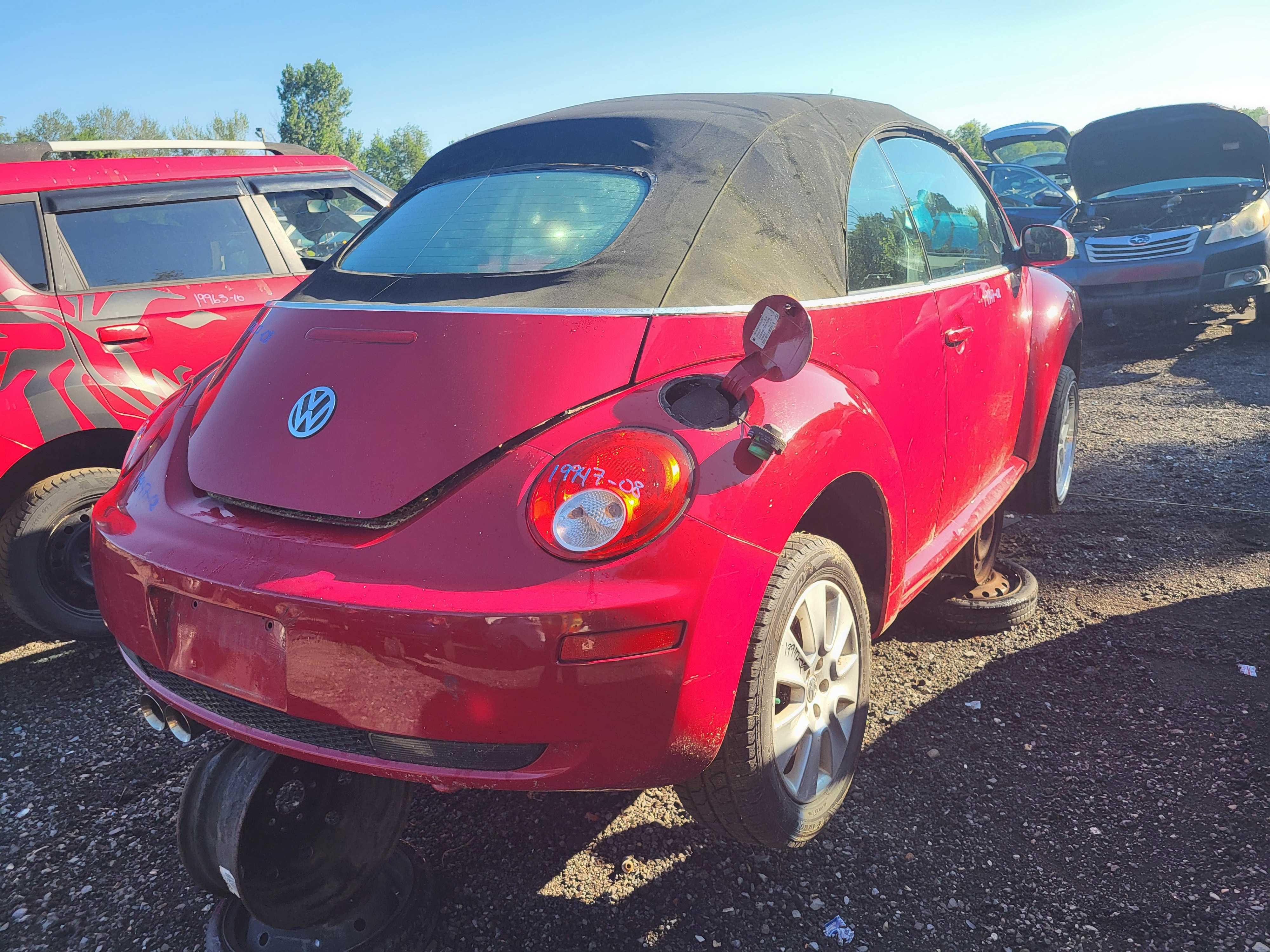 VOLKSWAGEN NEW BEETLE 2008