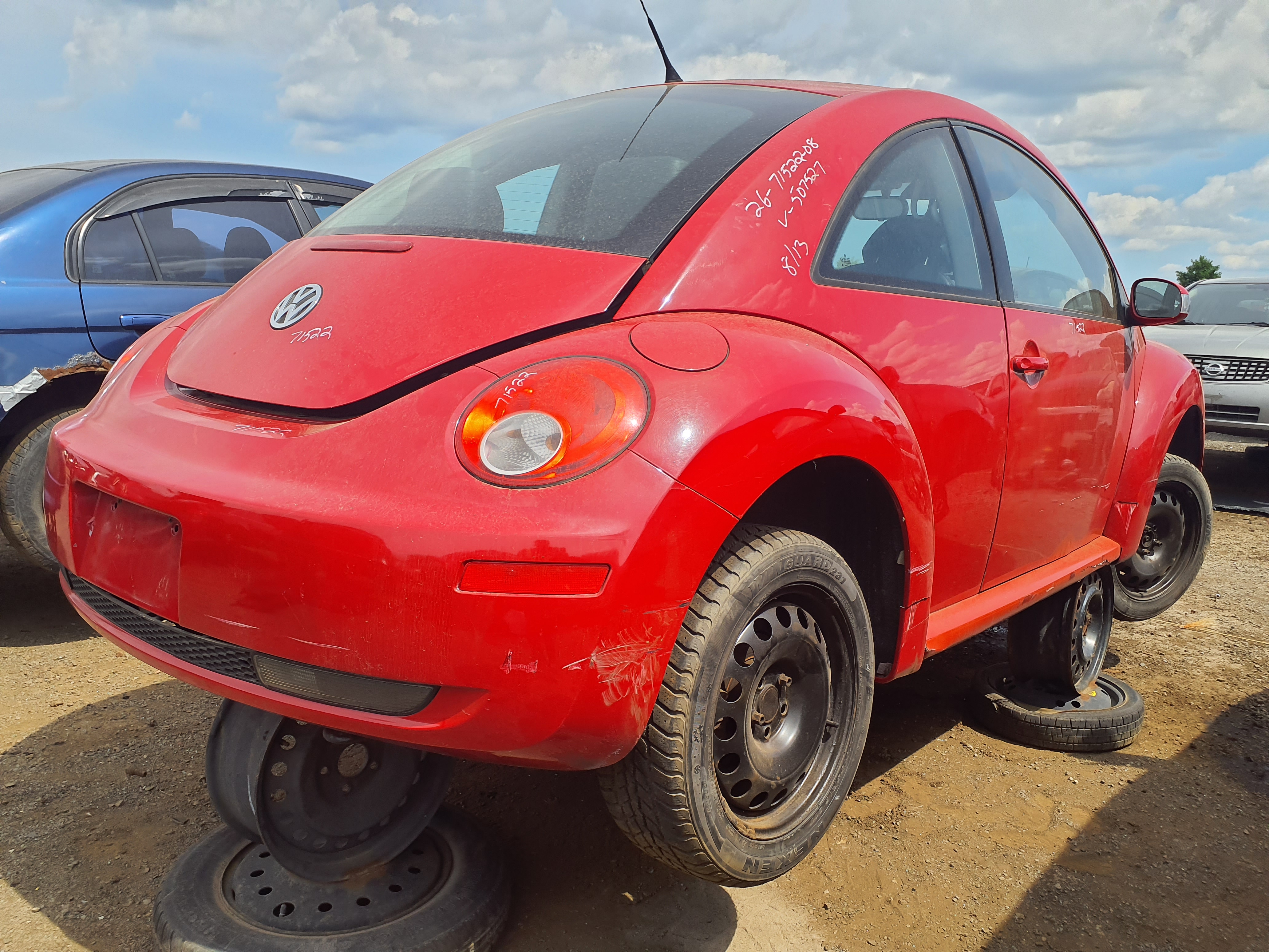 VOLKSWAGEN NEW BEETLE 2008