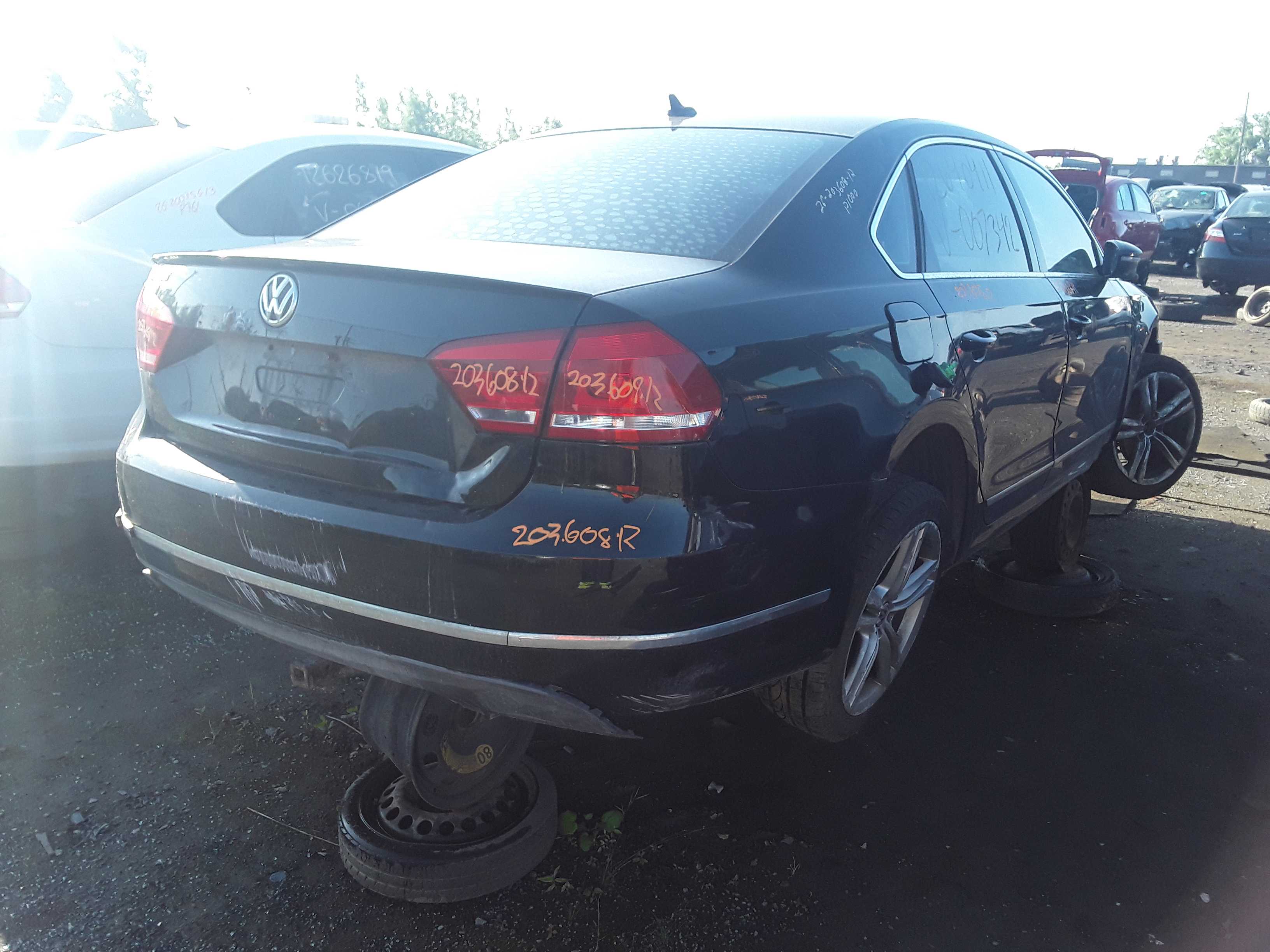 VOLKSWAGEN PASSAT 2012