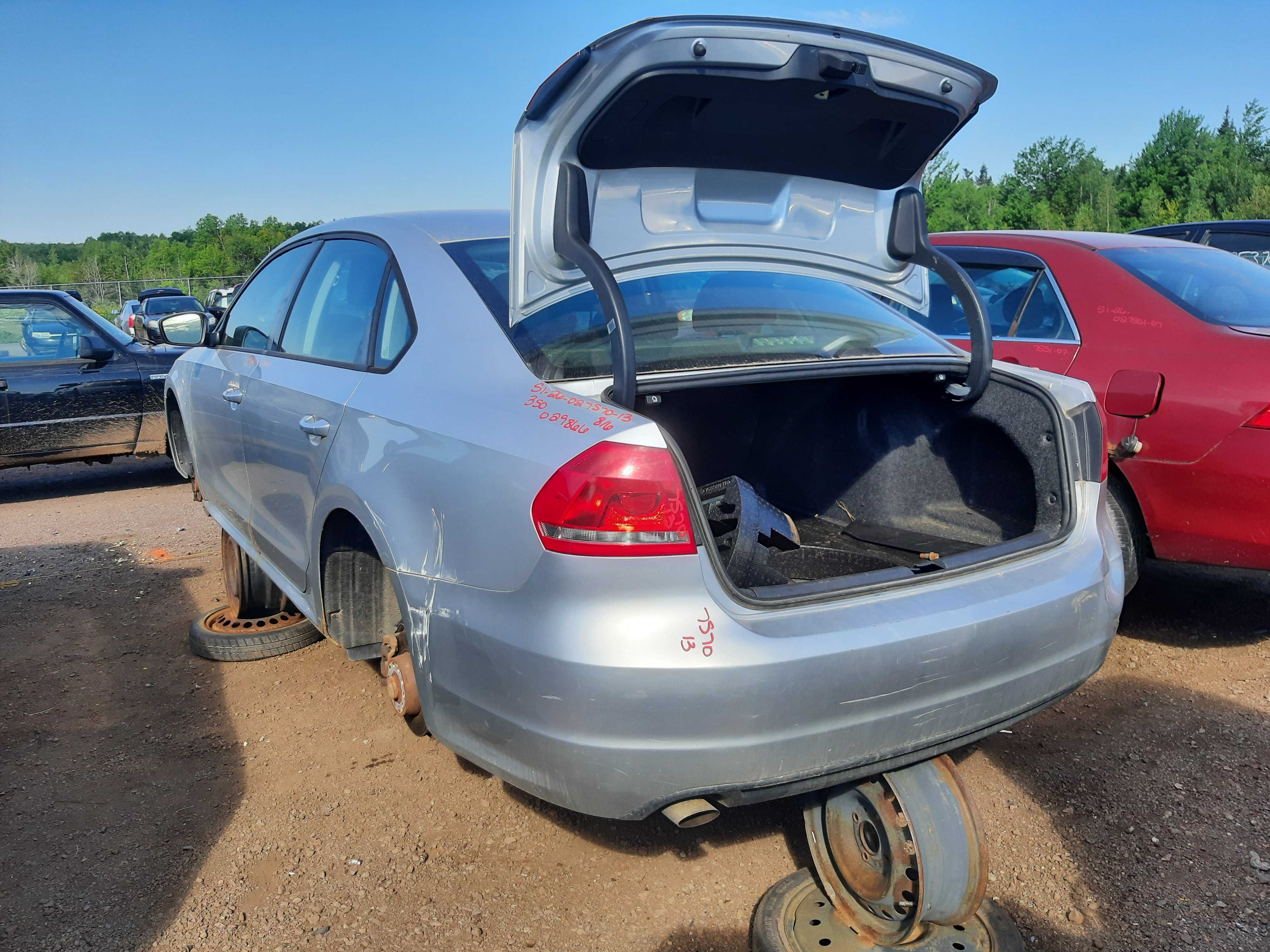 VOLKSWAGEN PASSAT 2013