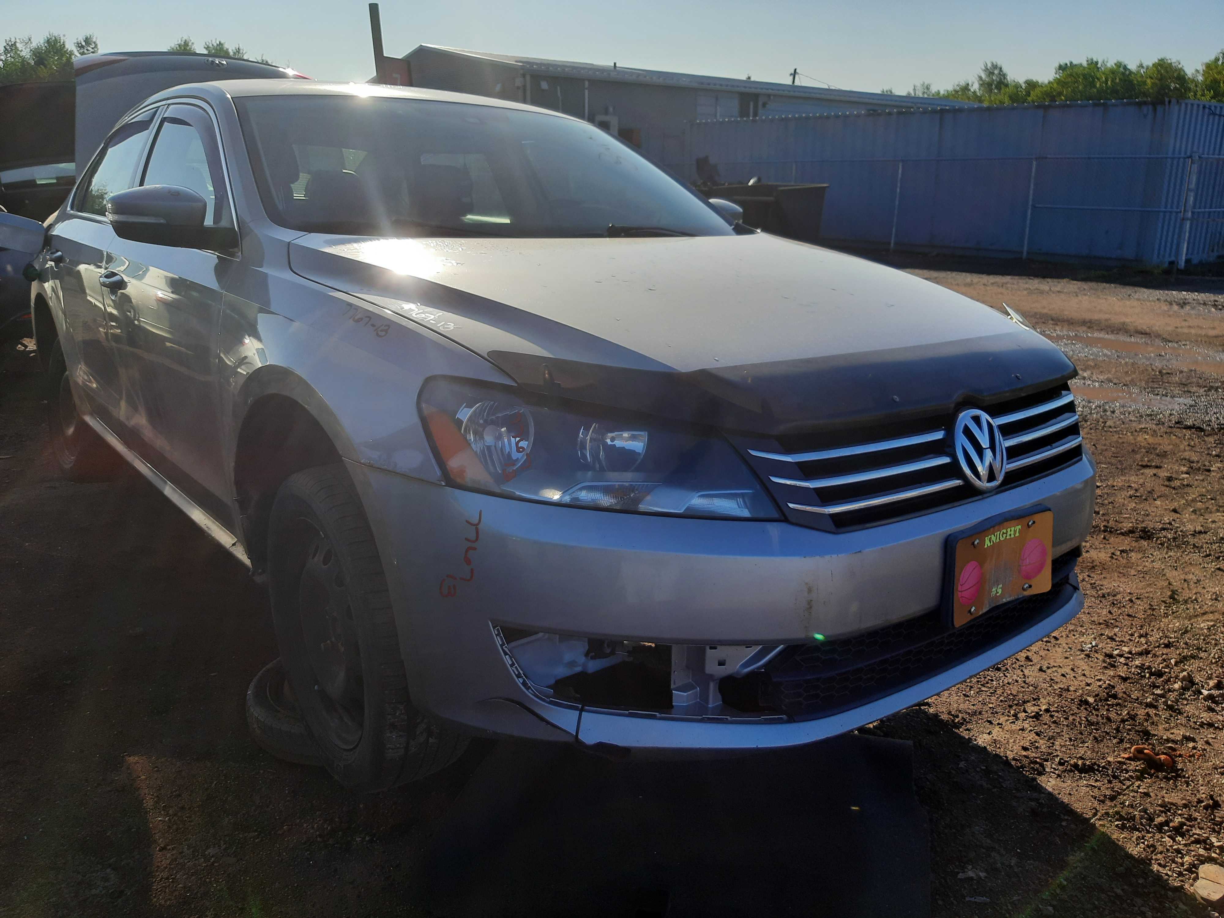 VOLKSWAGEN PASSAT 2013