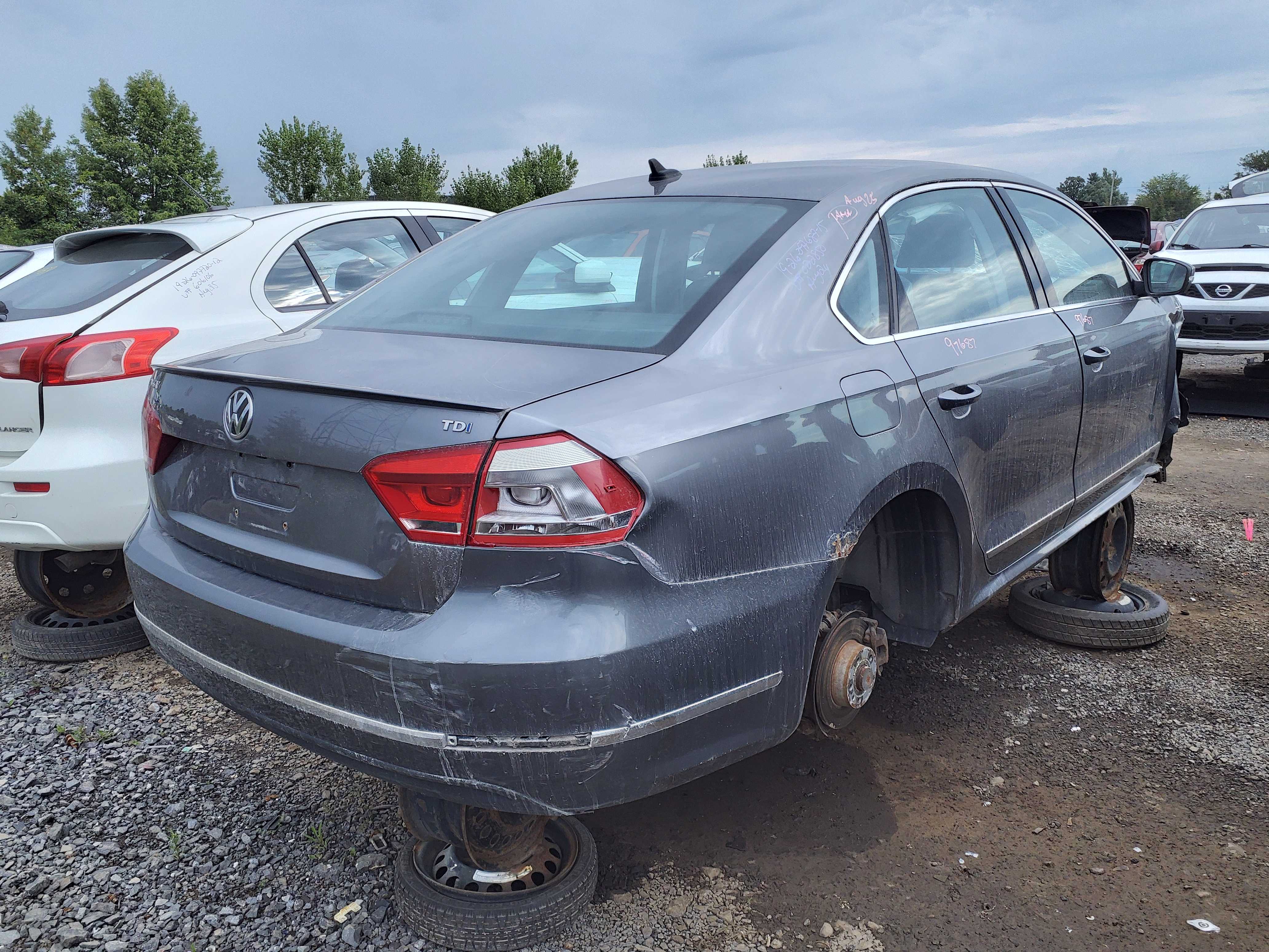 VOLKSWAGEN PASSAT 2015