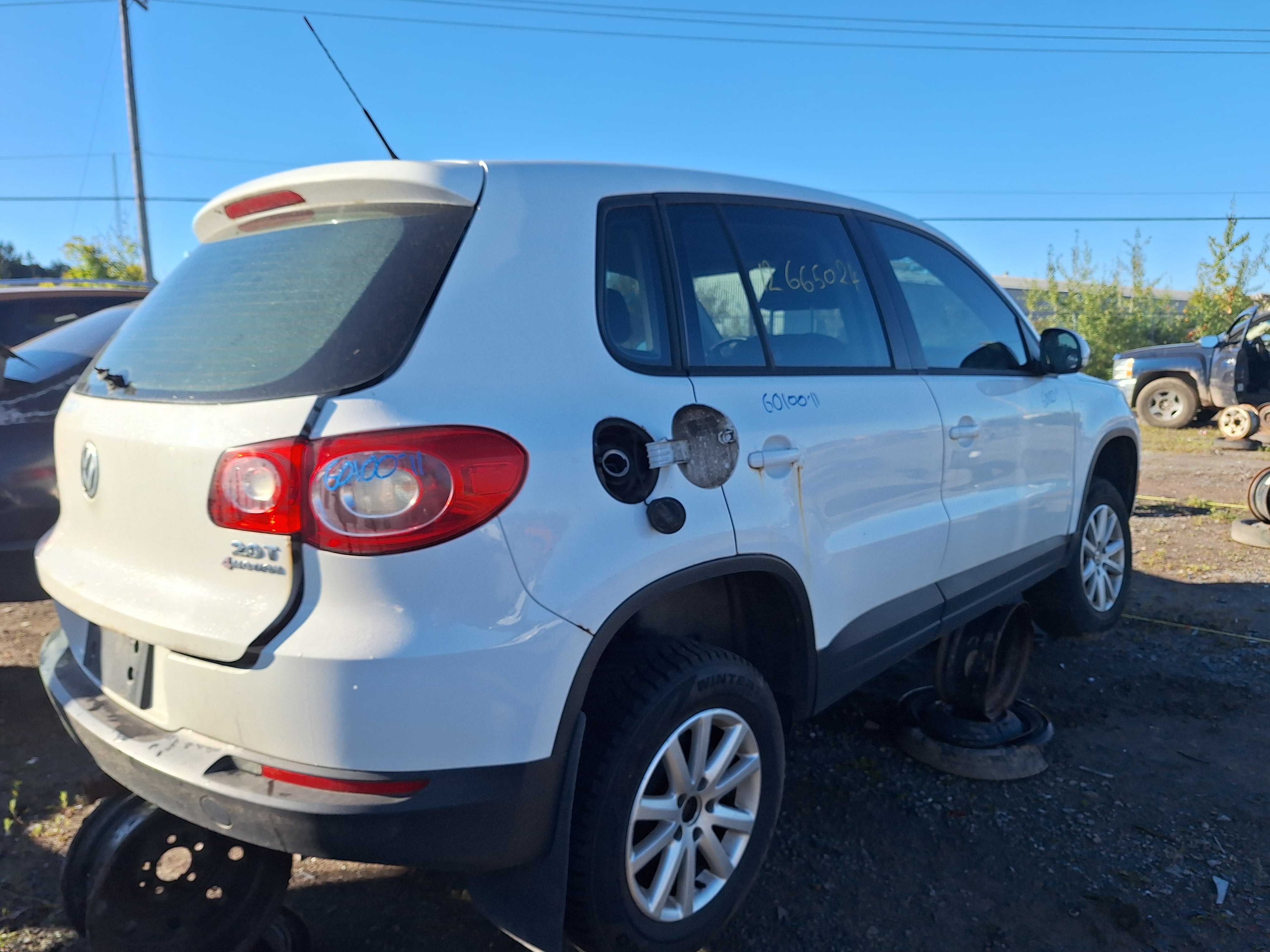 VOLKSWAGEN TIGUAN 2011