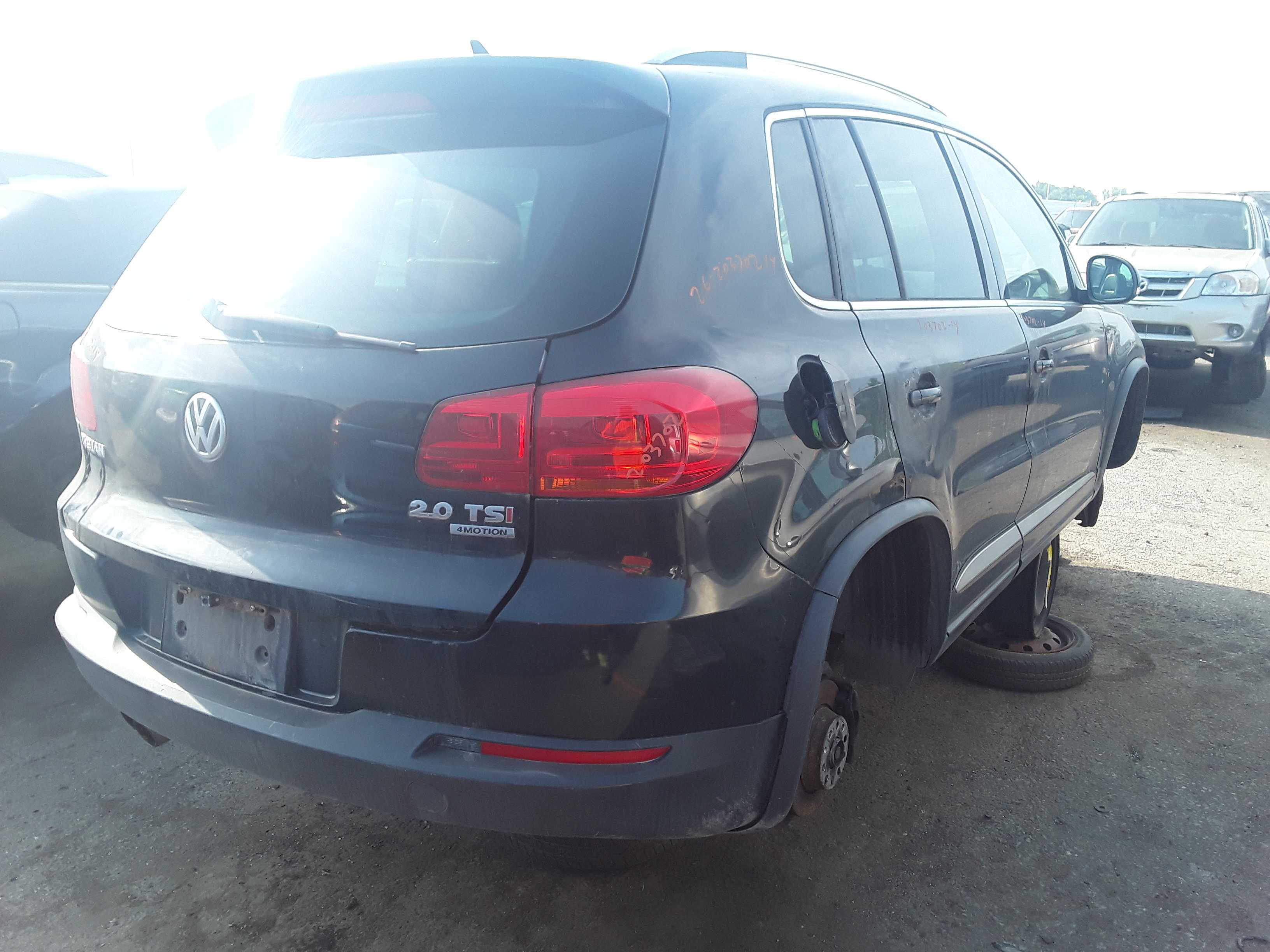 VOLKSWAGEN TIGUAN 2014