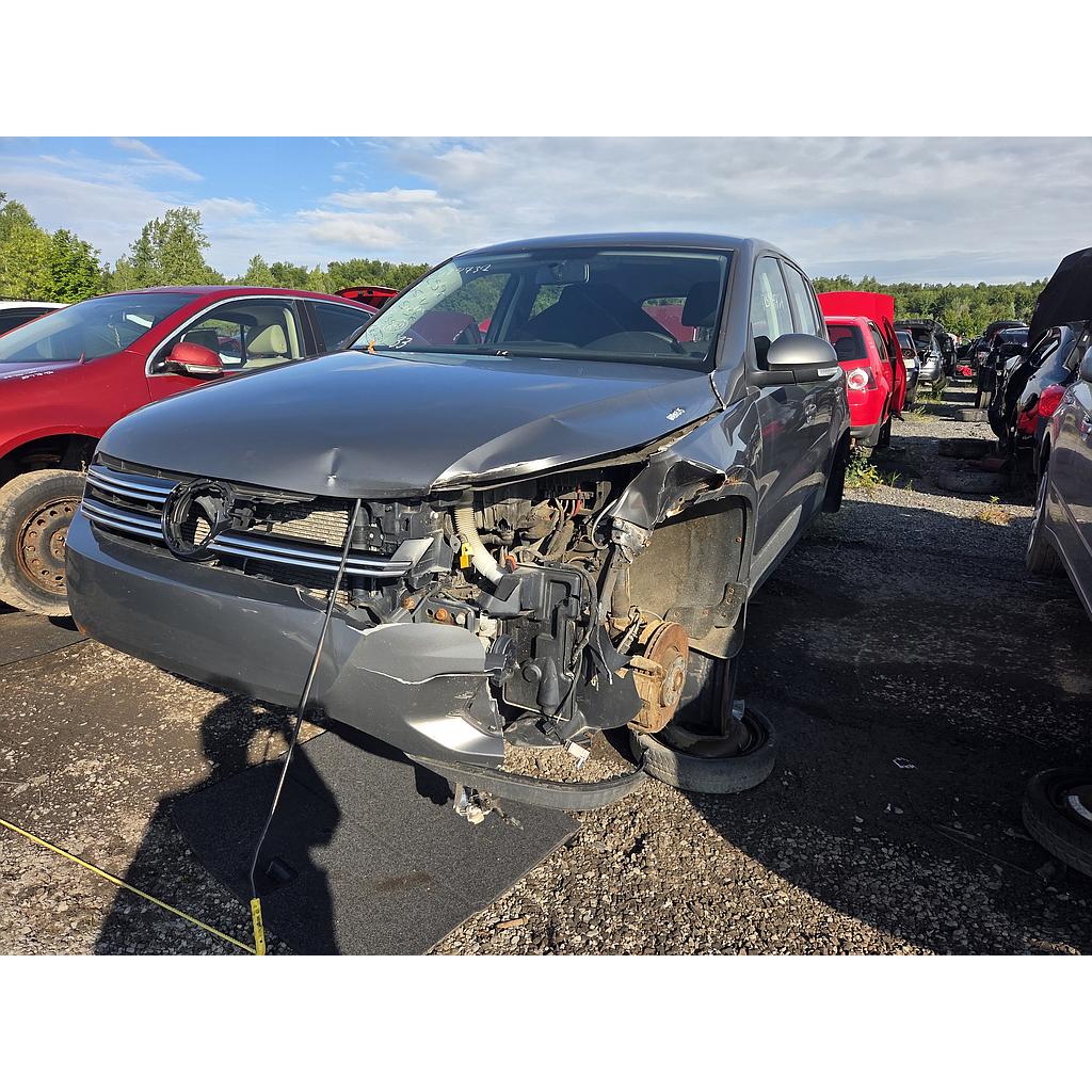 VOLKSWAGEN TIGUAN 2015