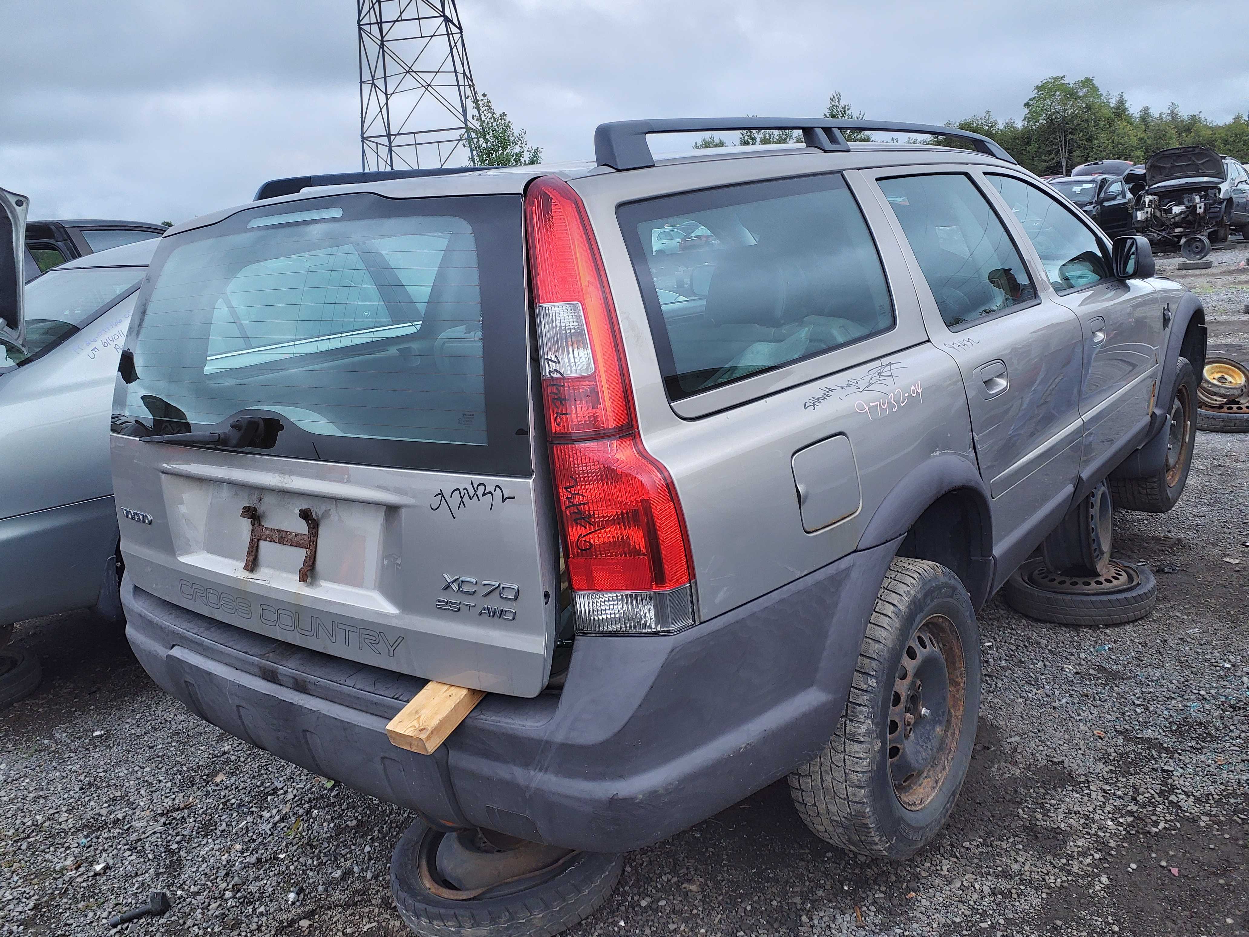 VOLVO V70 2004